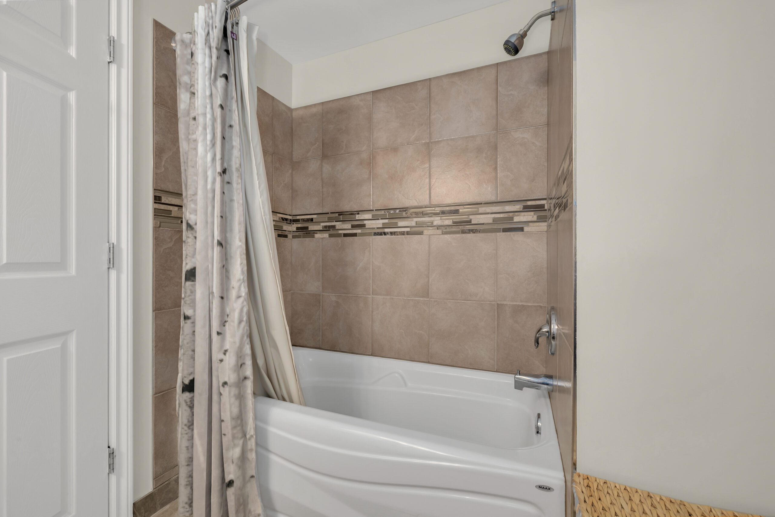 3964 Angus Drive West Kelowna V4T 2K1