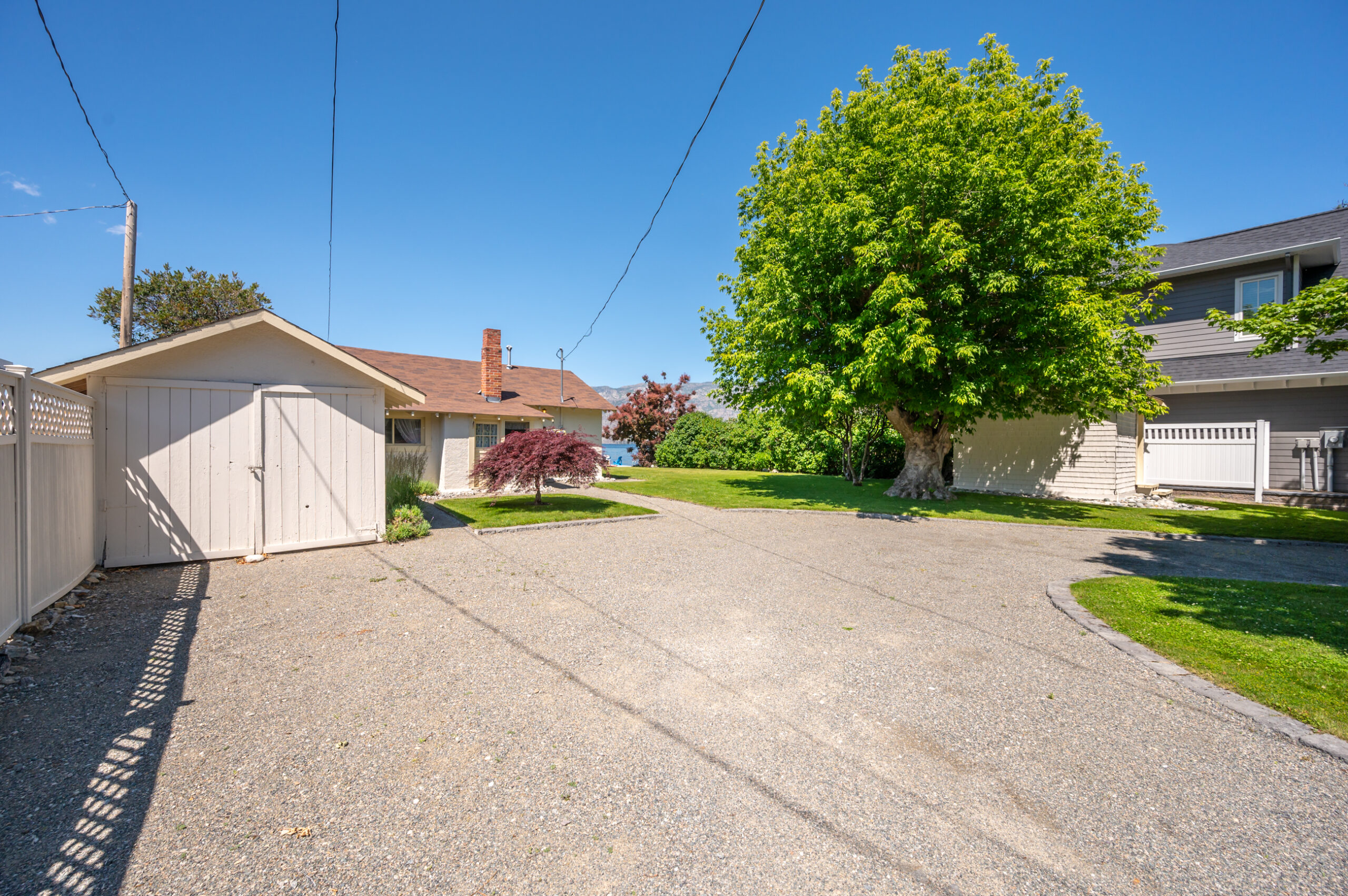 19235 Lakeshore Drive N Summerland V0H 1Z6