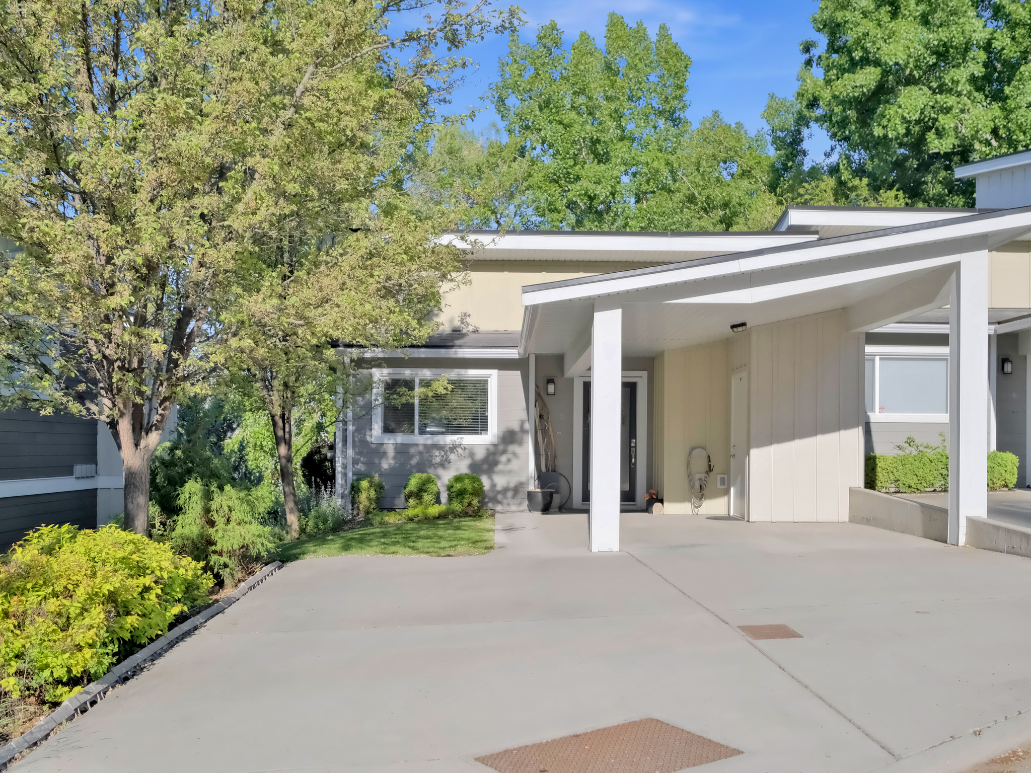 1170 Brant Avenue 5 Kelowna V1Y 1N1