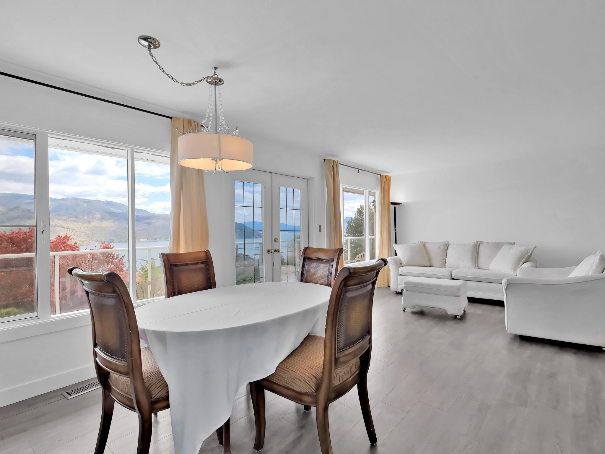 6085 Beatrice Road Peachland V0H 1X4