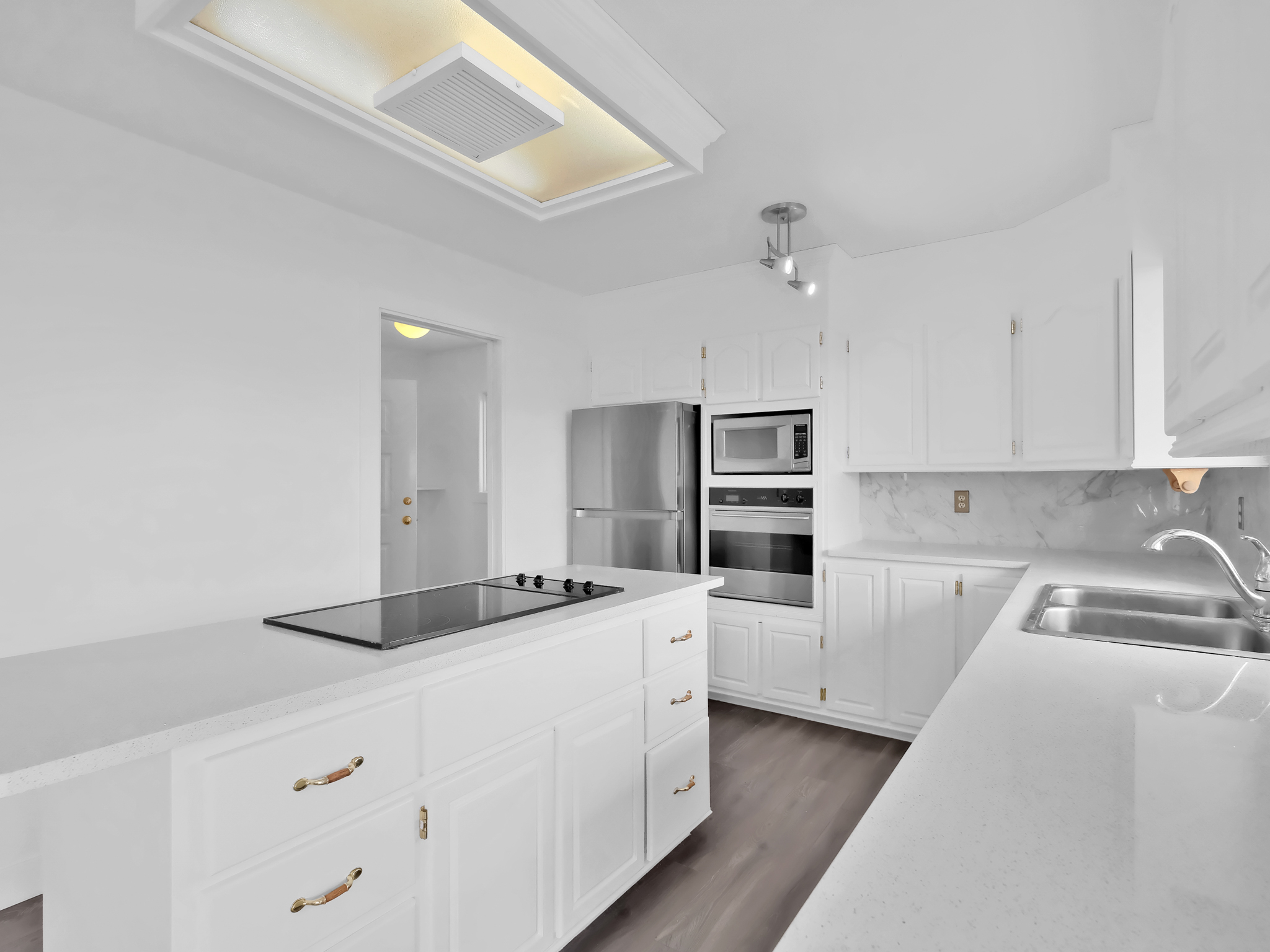 6085 Beatrice Road Peachland V0H 1X4