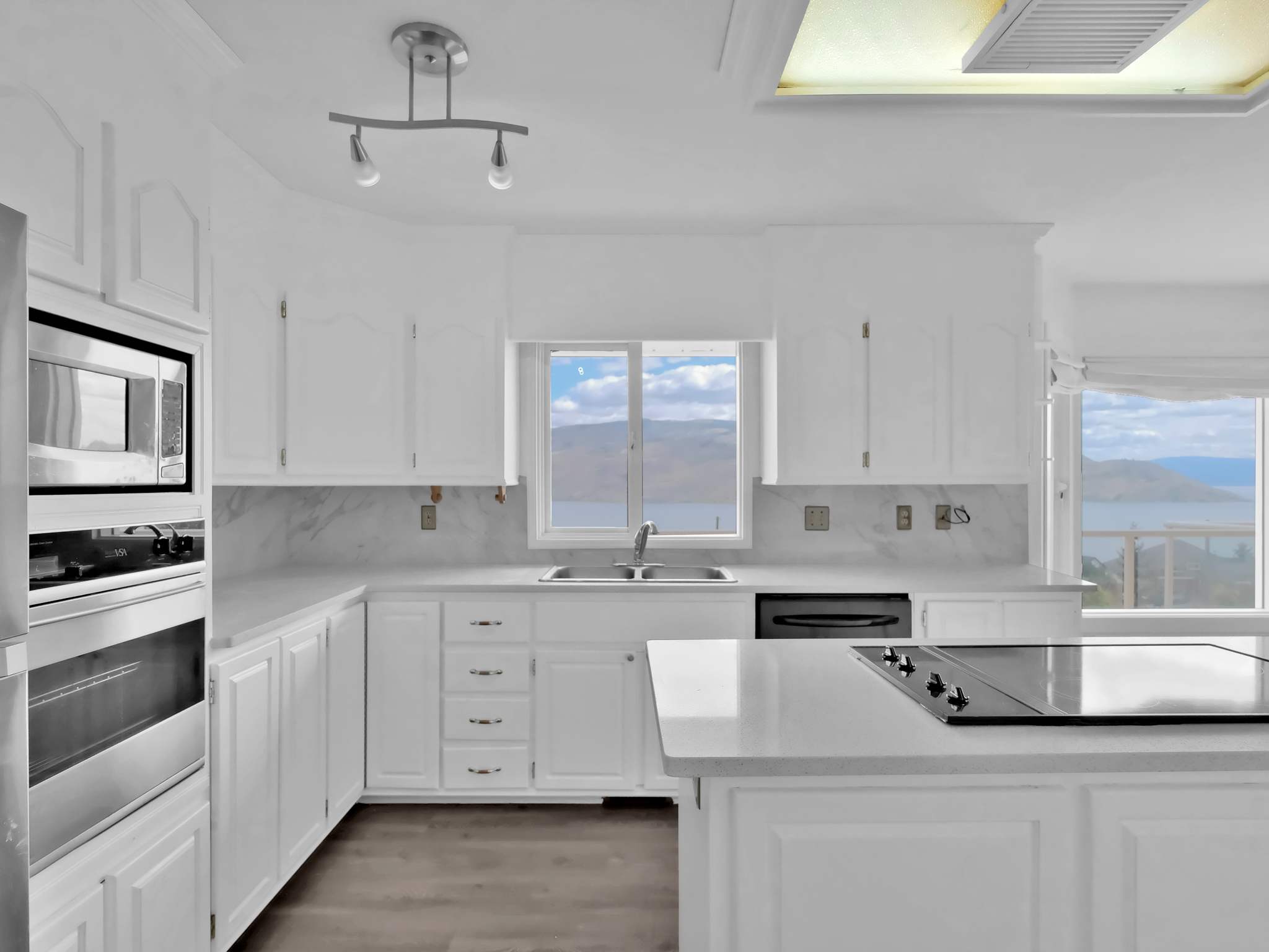 6085 Beatrice Road Peachland V0H 1X4