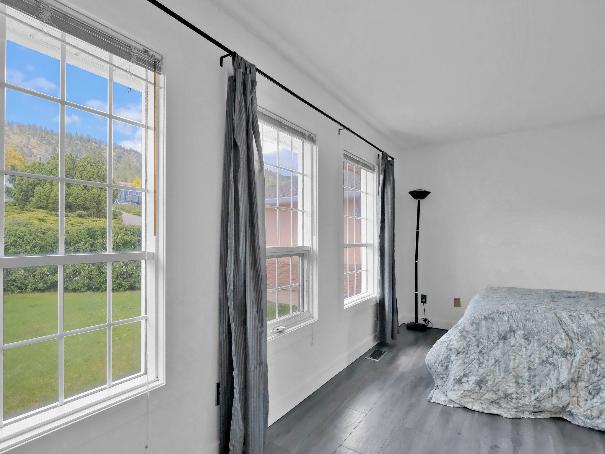 6085 Beatrice Road Peachland V0H 1X4