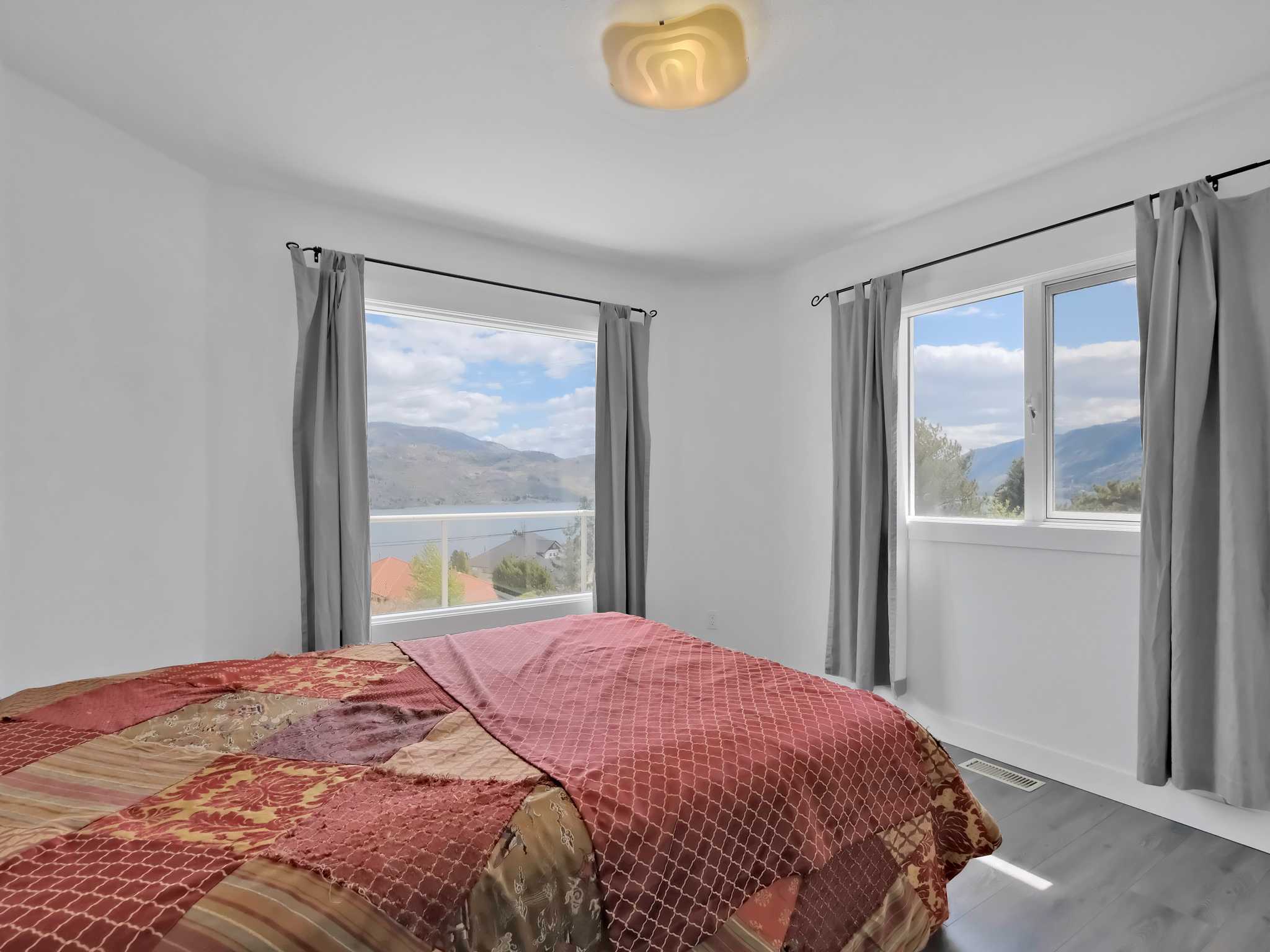 6085 Beatrice Road Peachland V0H 1X4