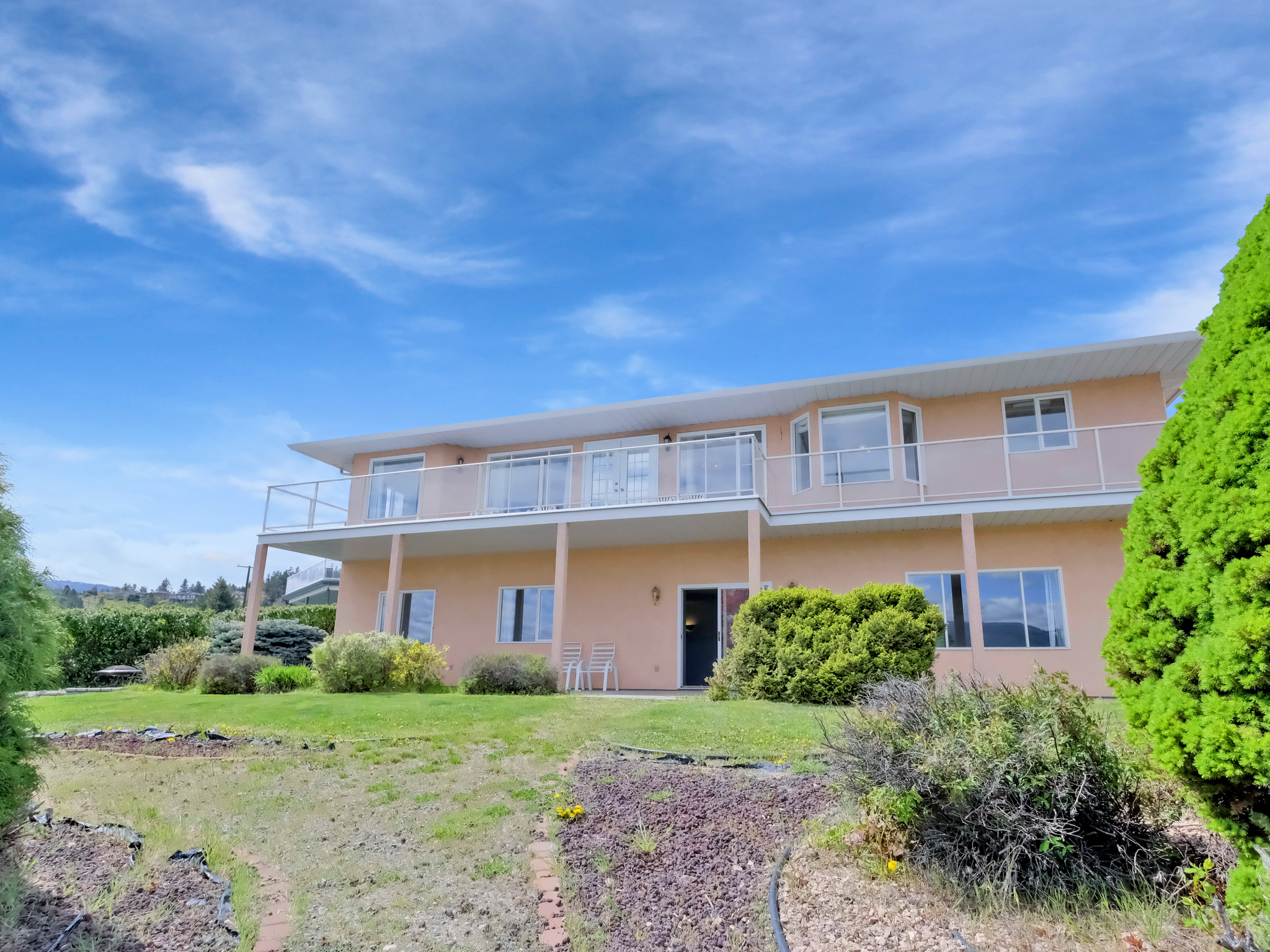 6085 Beatrice Road Peachland V0H 1X4