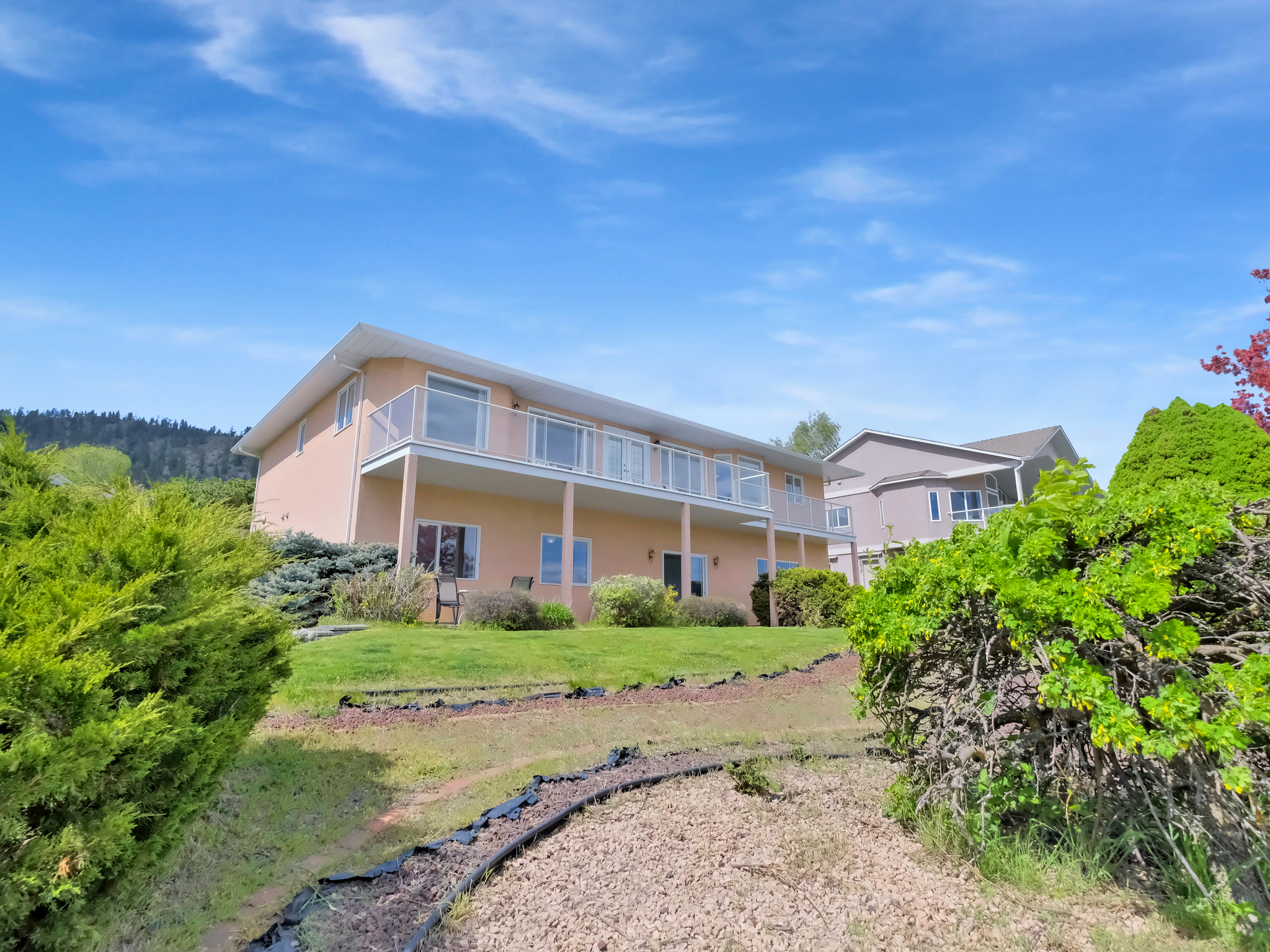 6085 Beatrice Road Peachland V0H 1X4