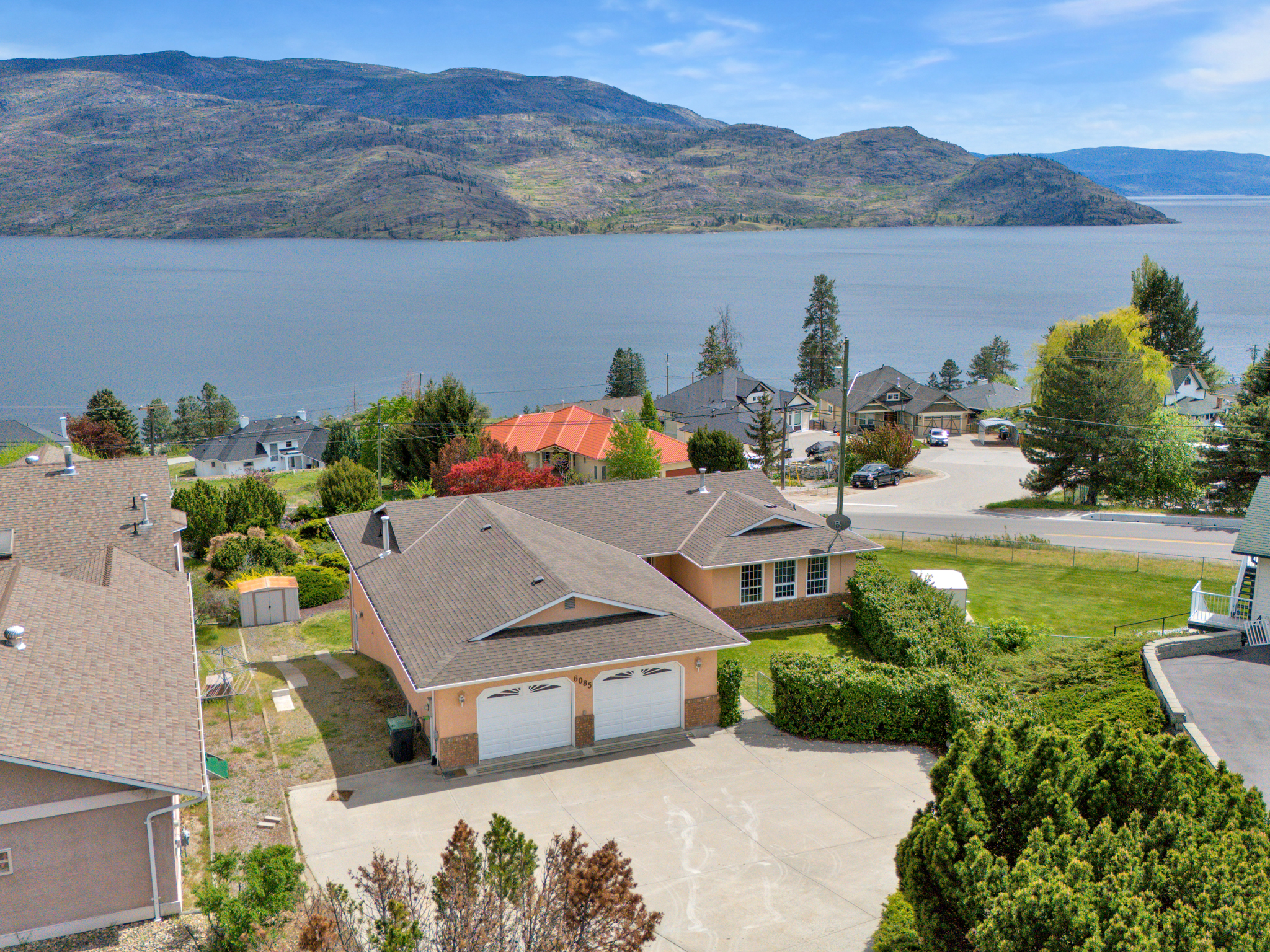 6085 Beatrice Road Peachland V0H 1X4