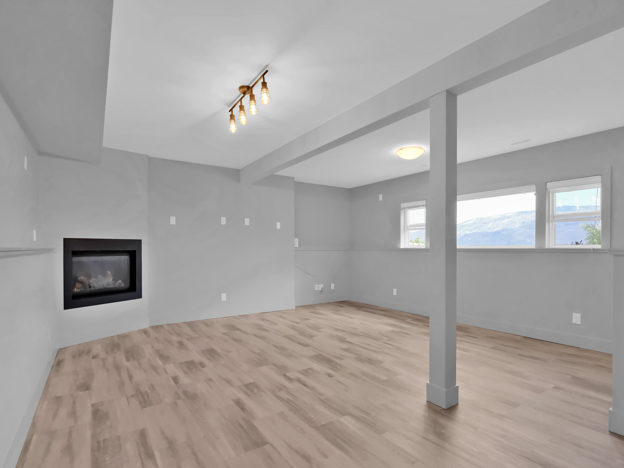 6090  Somerset Avenue Peachland V0H 1X4