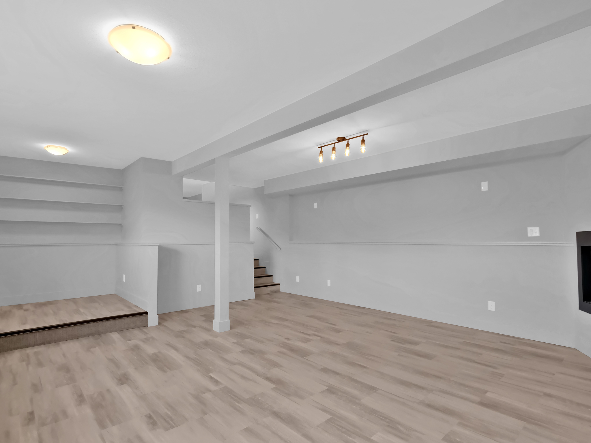 6090  Somerset Avenue Peachland V0H 1X4