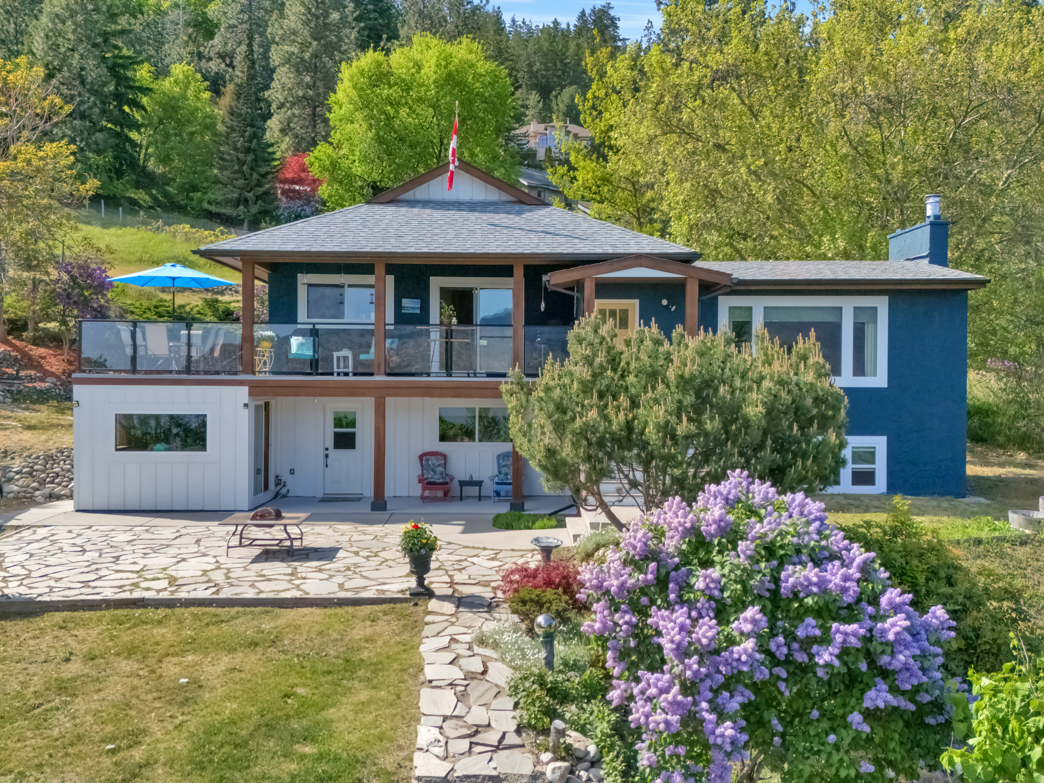 6090  Somerset Avenue Peachland V0H 1X4