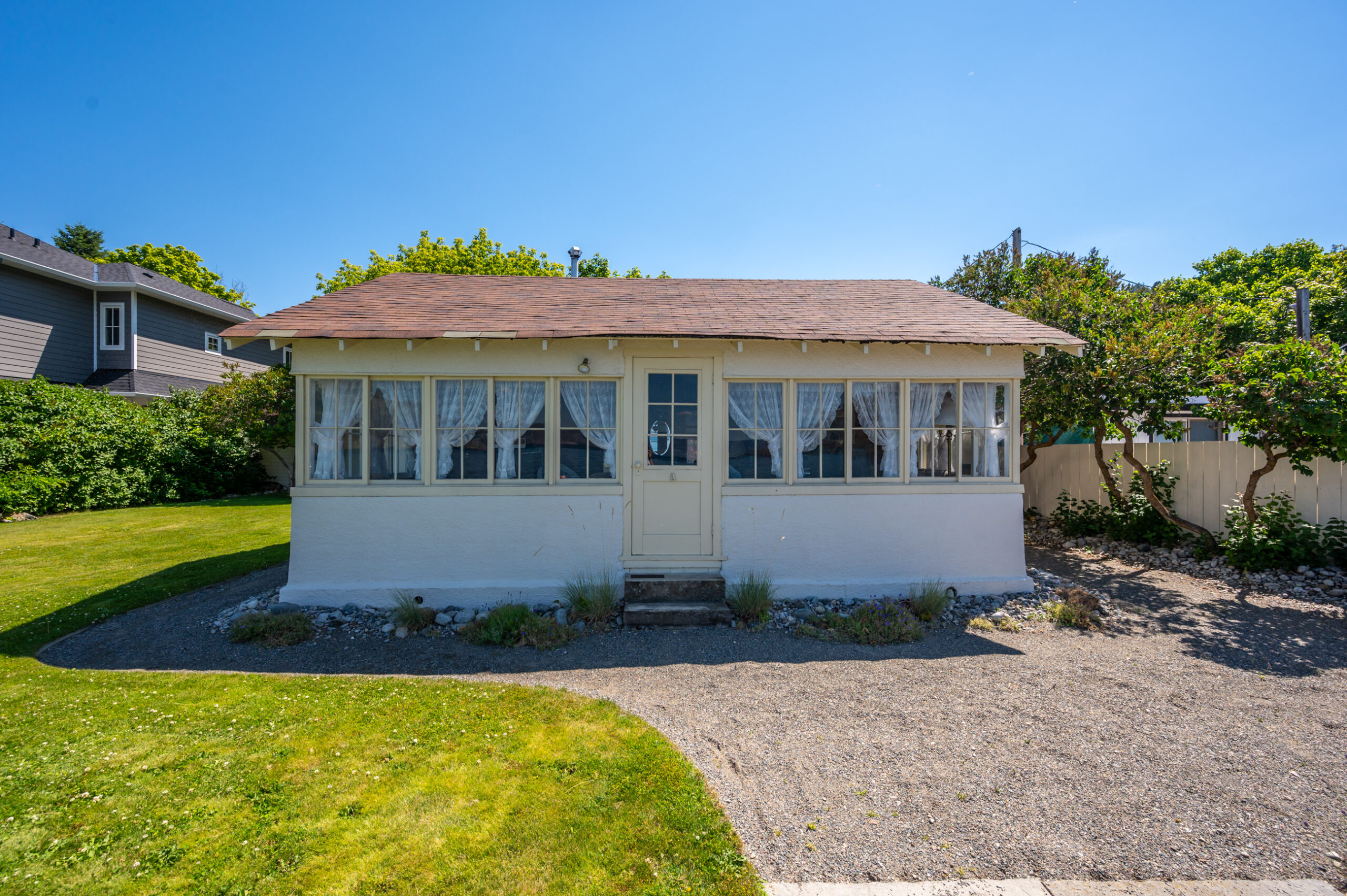 19235 Lakeshore Drive N Summerland V0H 1Z6