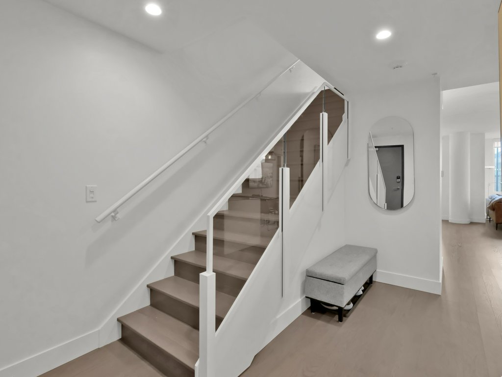 1191 Sunset Drive 401 Kelowna V1Y 9Z5