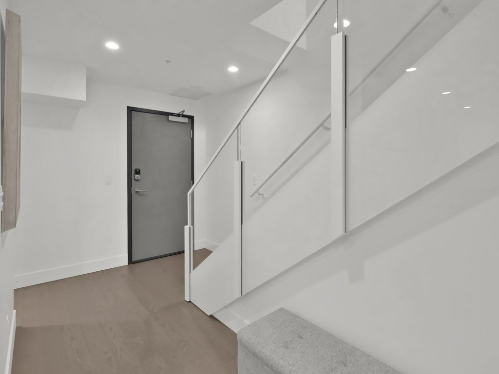 1191 Sunset Drive 401 Kelowna V1Y 9Z5
