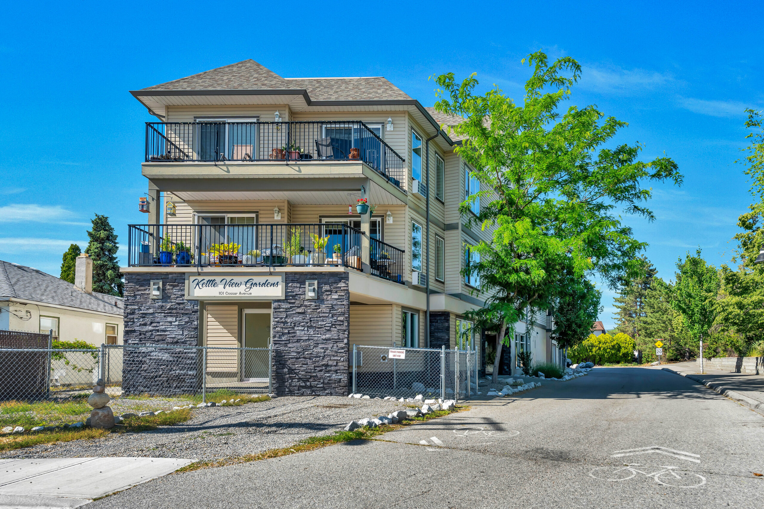 101 Cossar Avenue 203 Penticton V2A 2V3