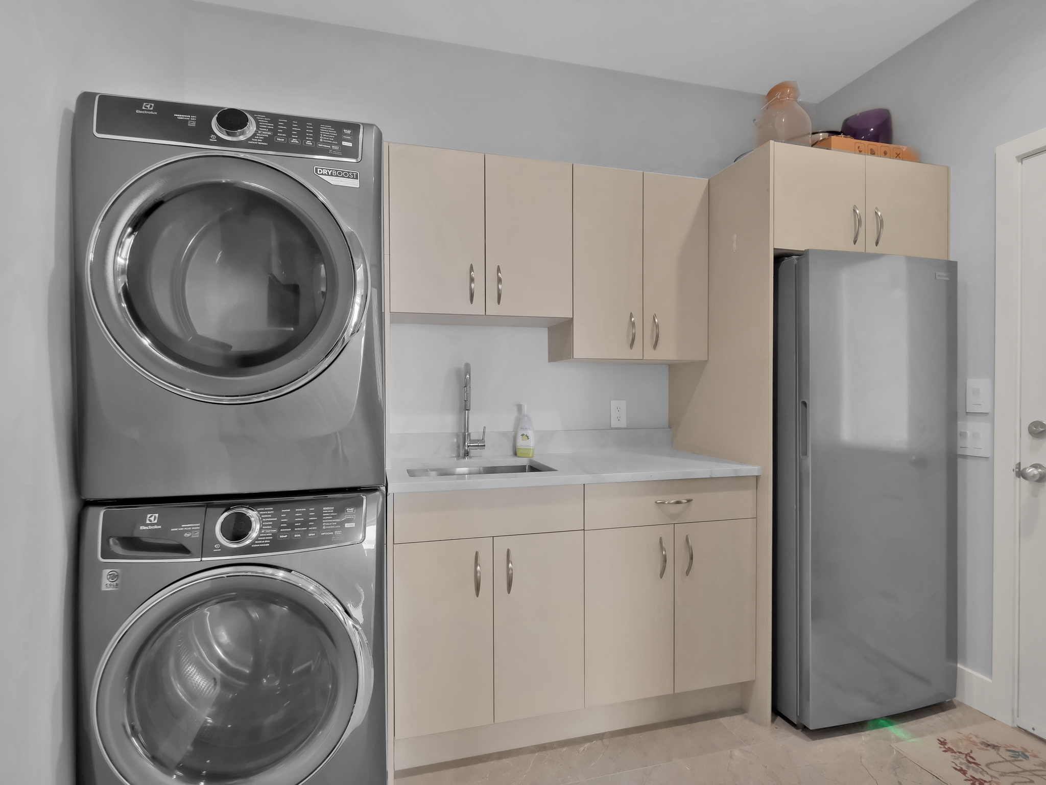 1260 Timothy Place Kelowna V1Z 3N2