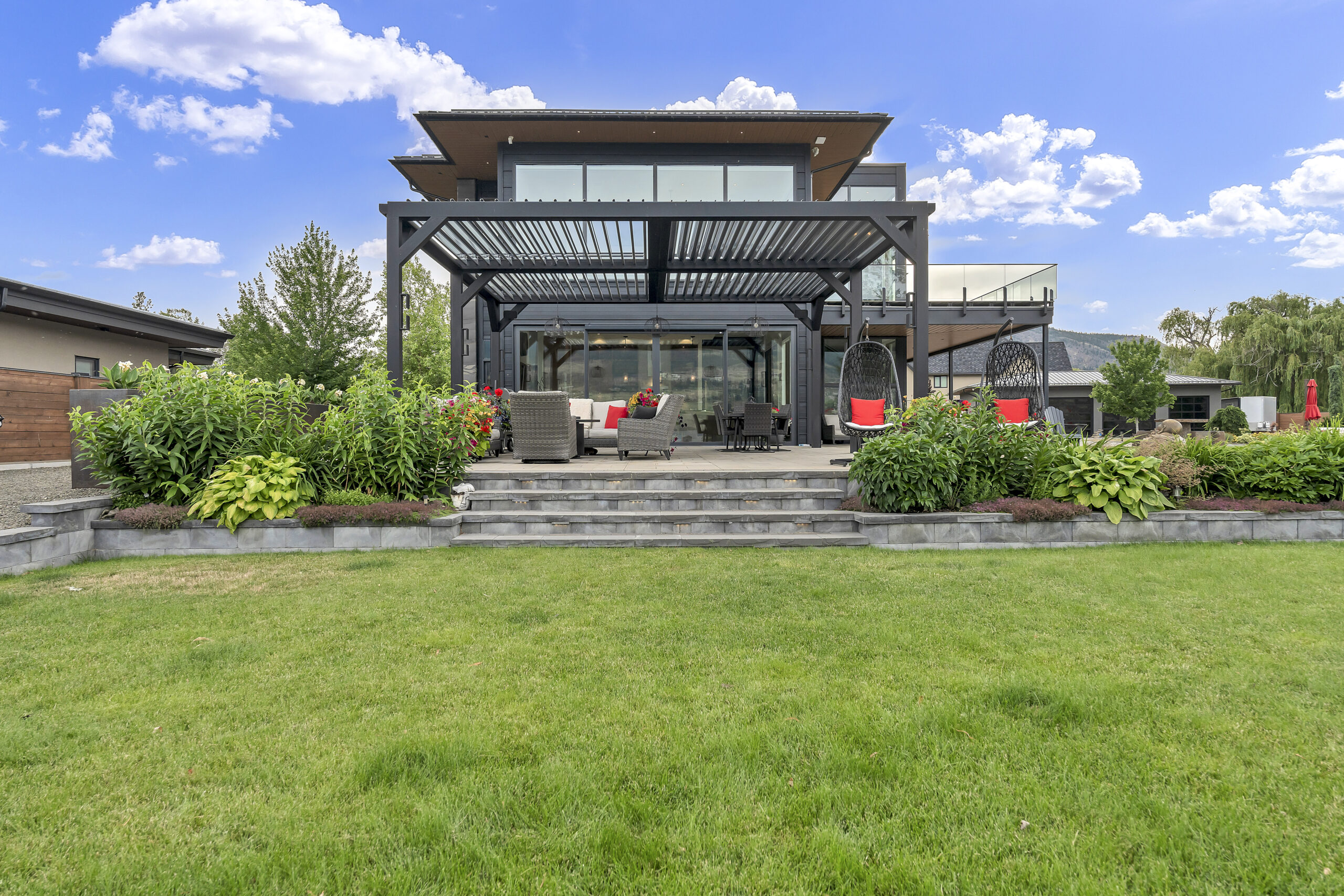 5849 Dale Avenue Summerland V0H 1Z9