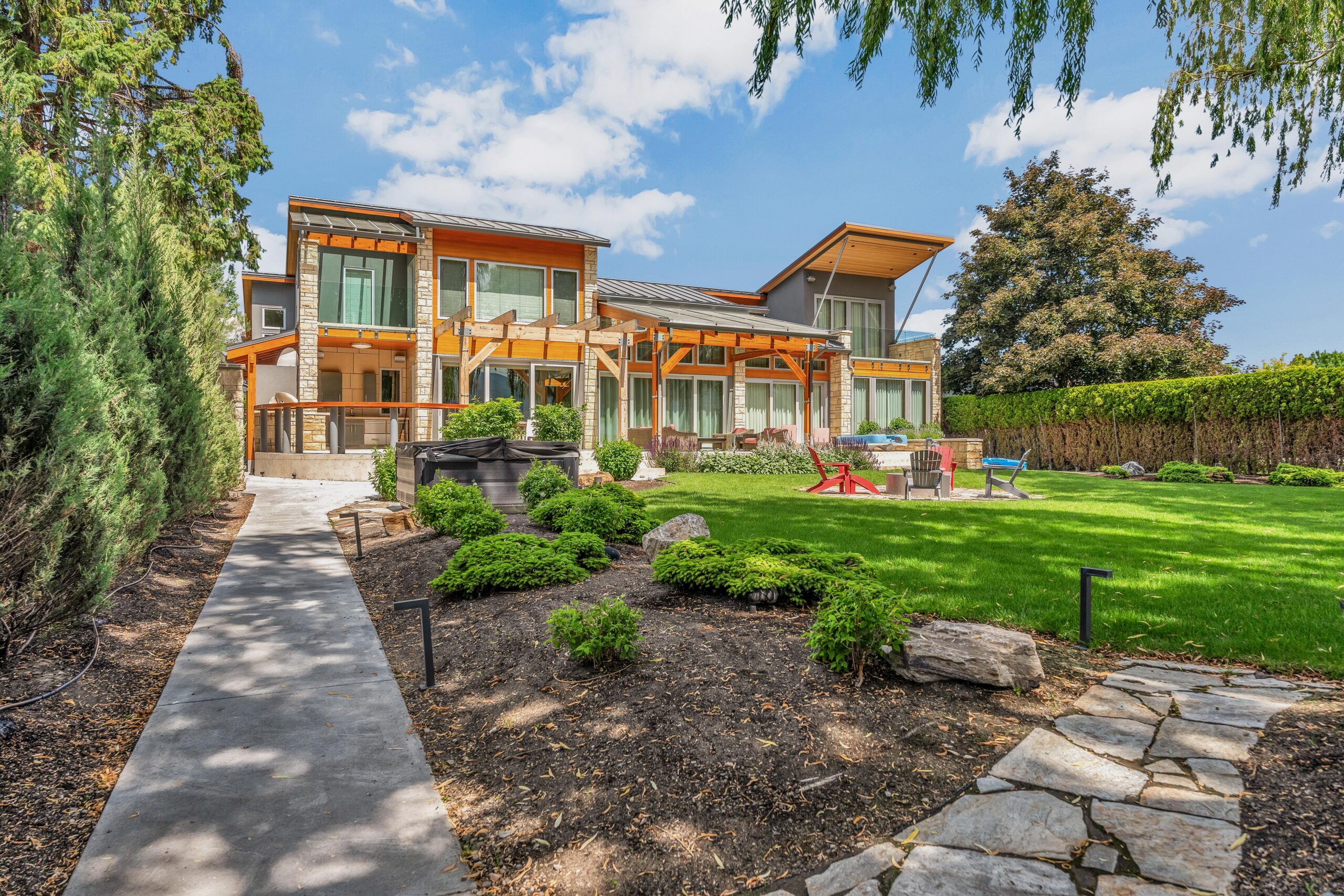 2463 Whitworth Road West Kelowna V4T 2K5