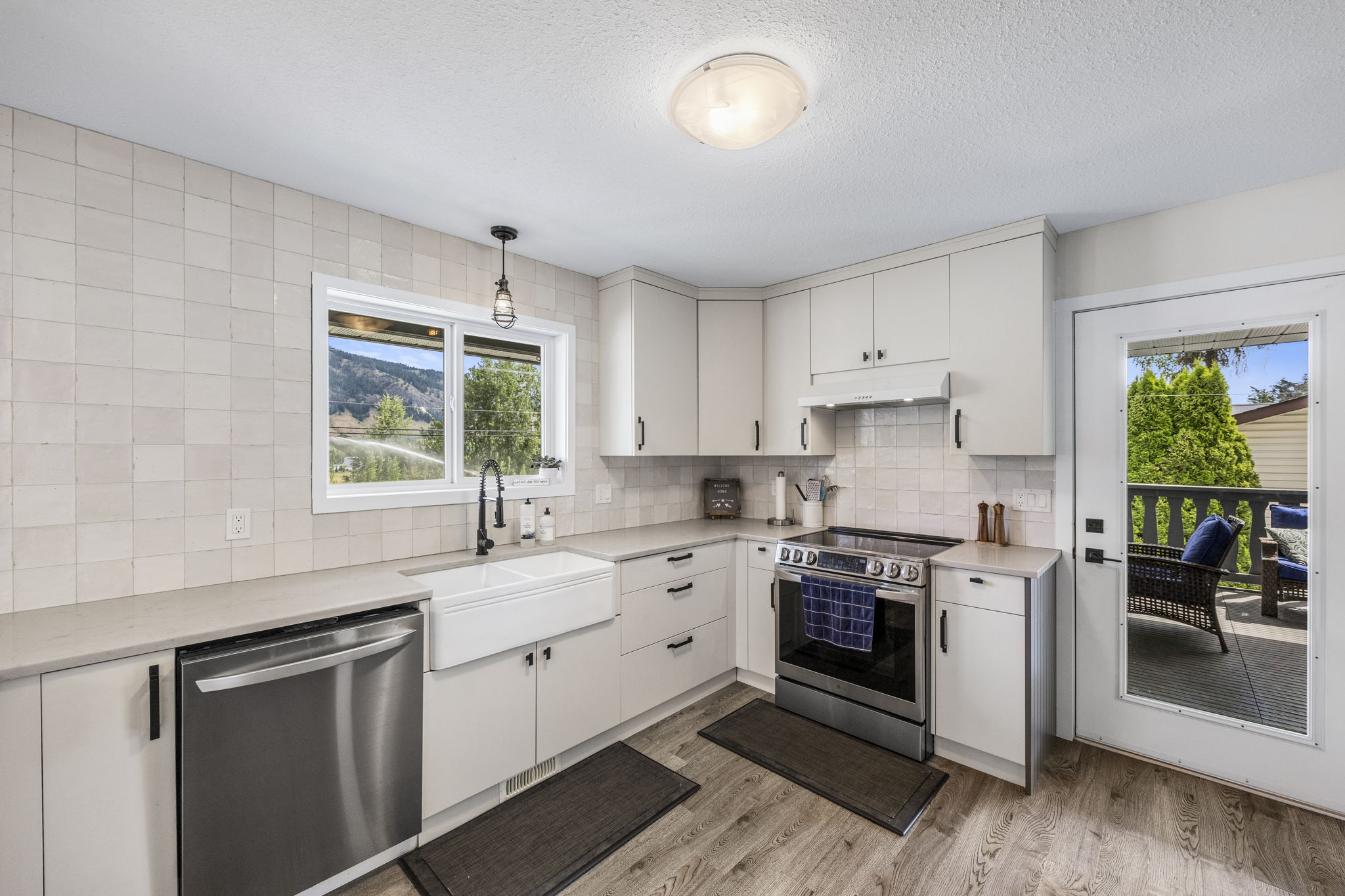 6274 Learmouth Road Coldstream V1B 3G1