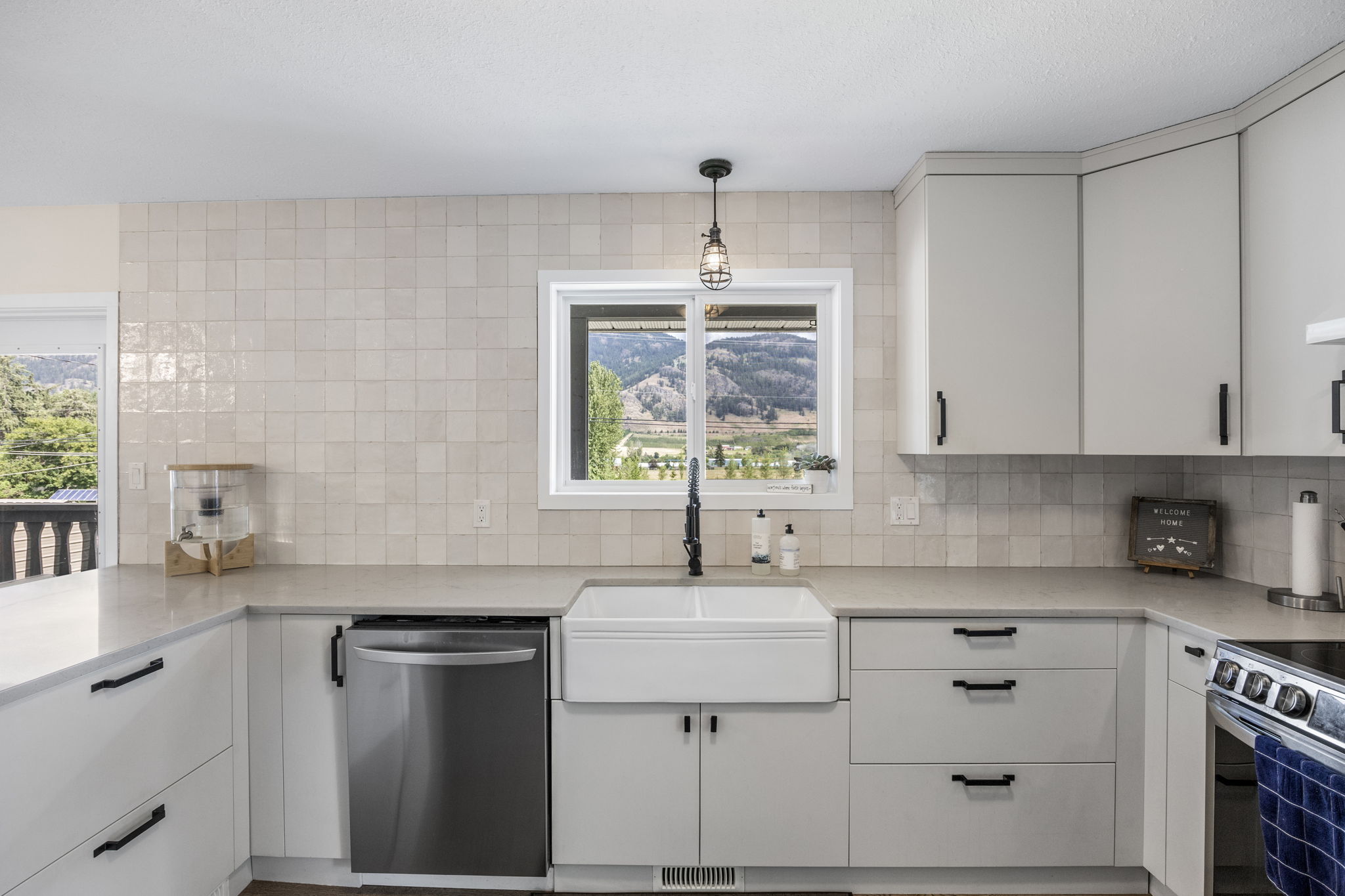 6274 Learmouth Road Coldstream V1B 3G1