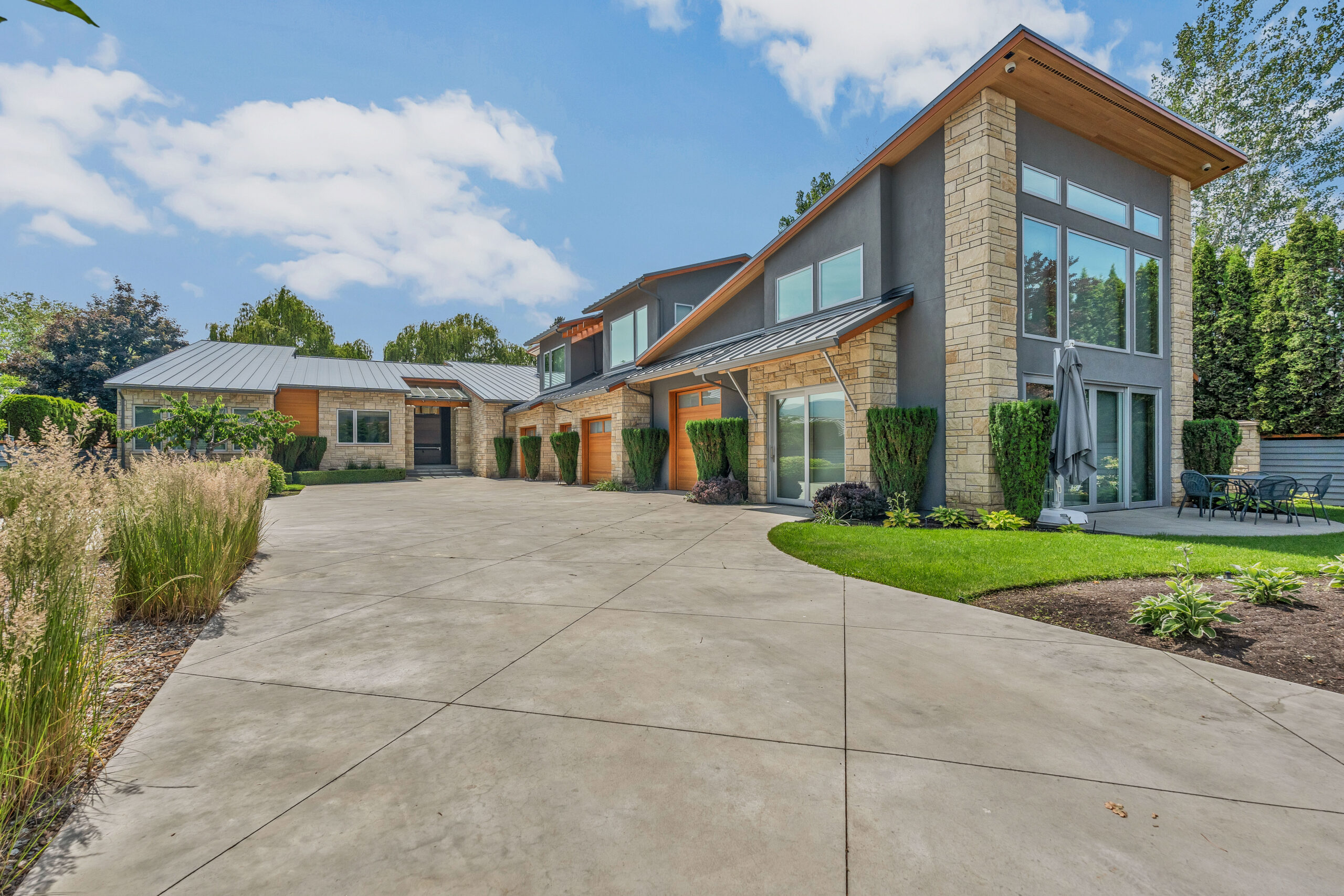2463 Whitworth Road West Kelowna V4T 2K5