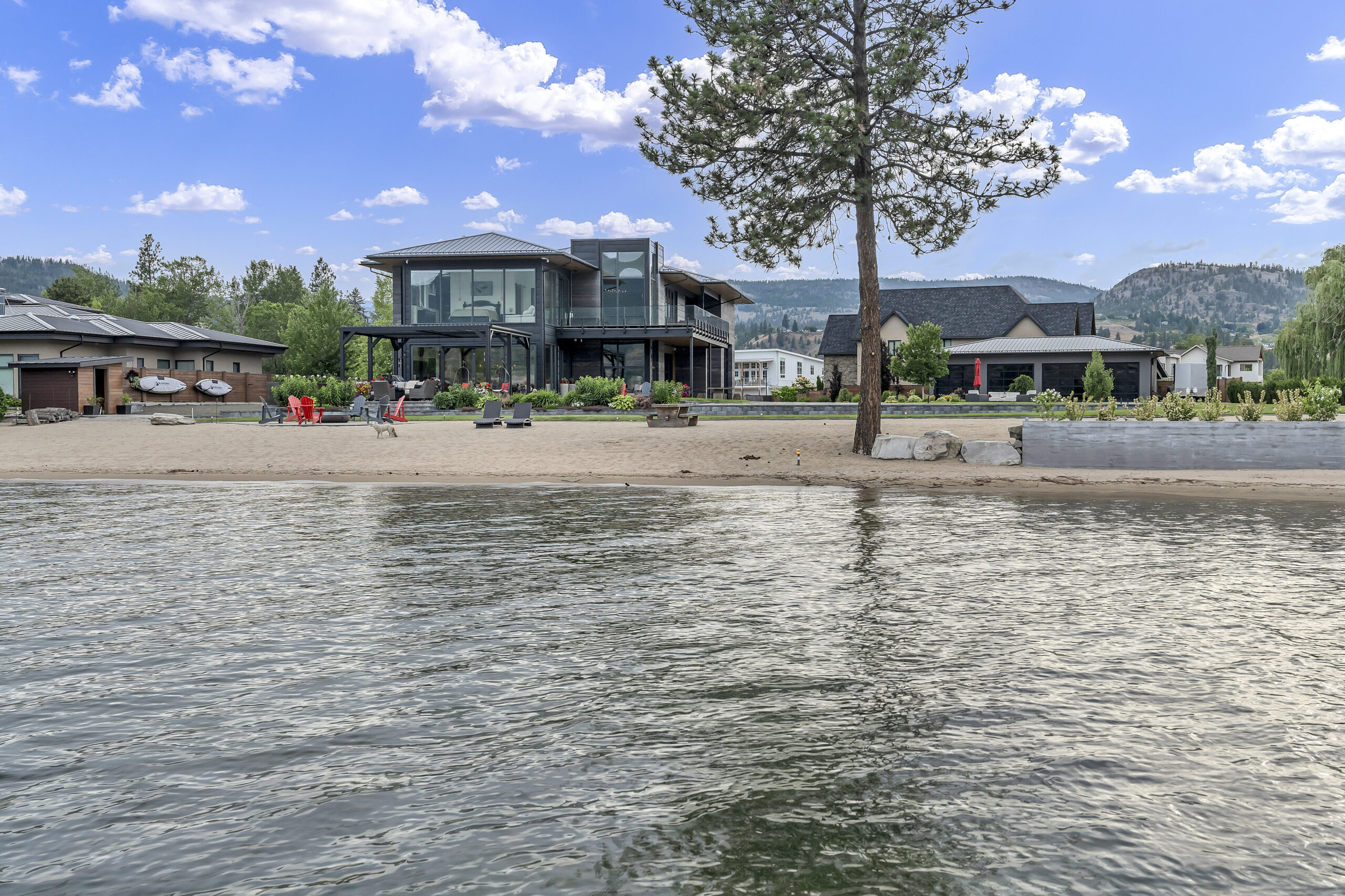 5849 Dale Avenue Summerland V0H 1Z9