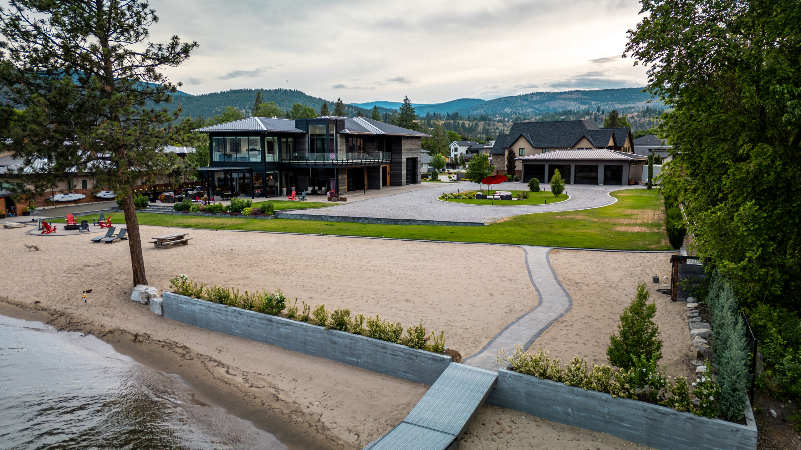 5849 Dale Avenue Summerland V0H 1Z9