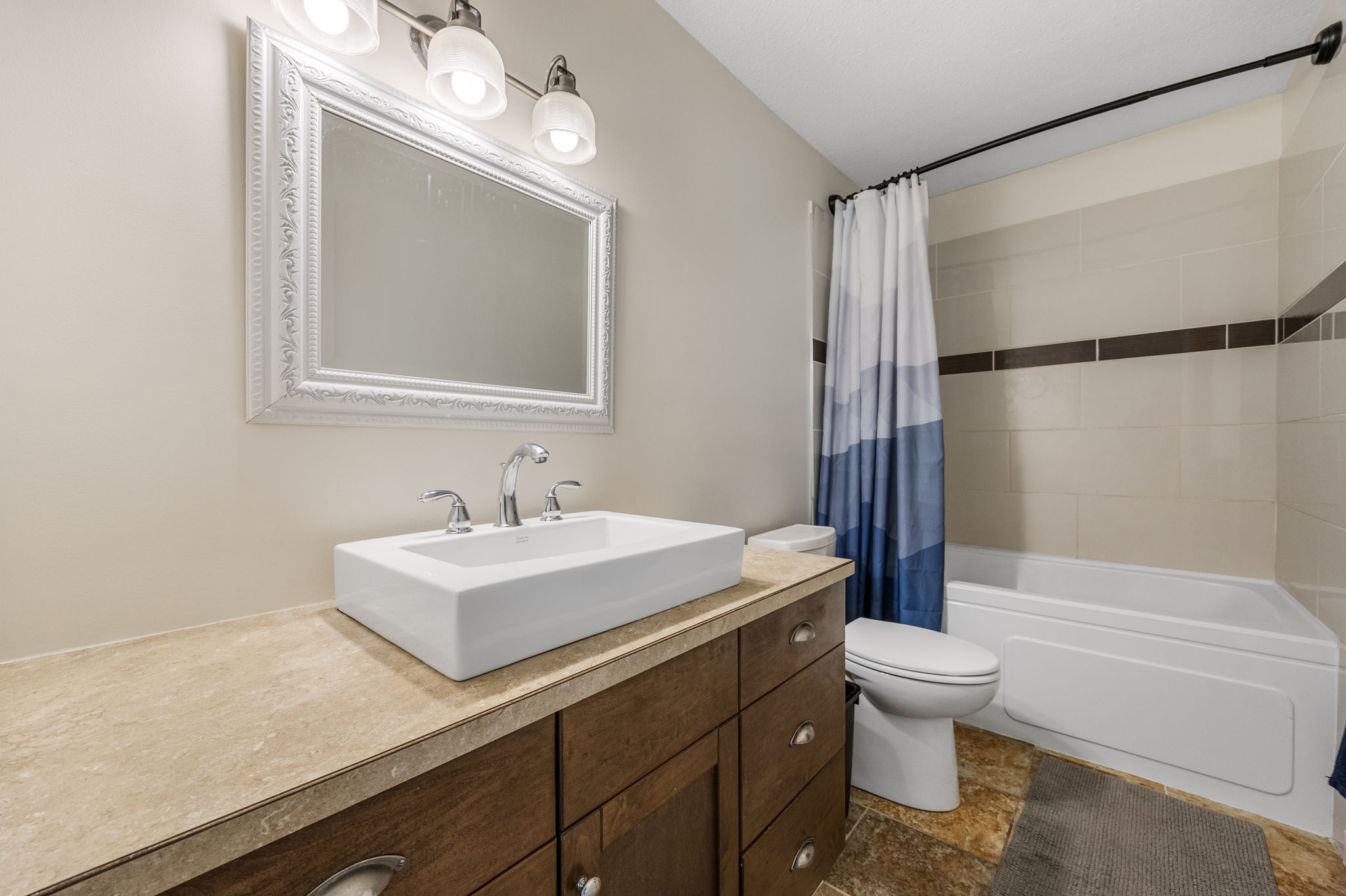 6274 Learmouth Road Coldstream V1B 3G1