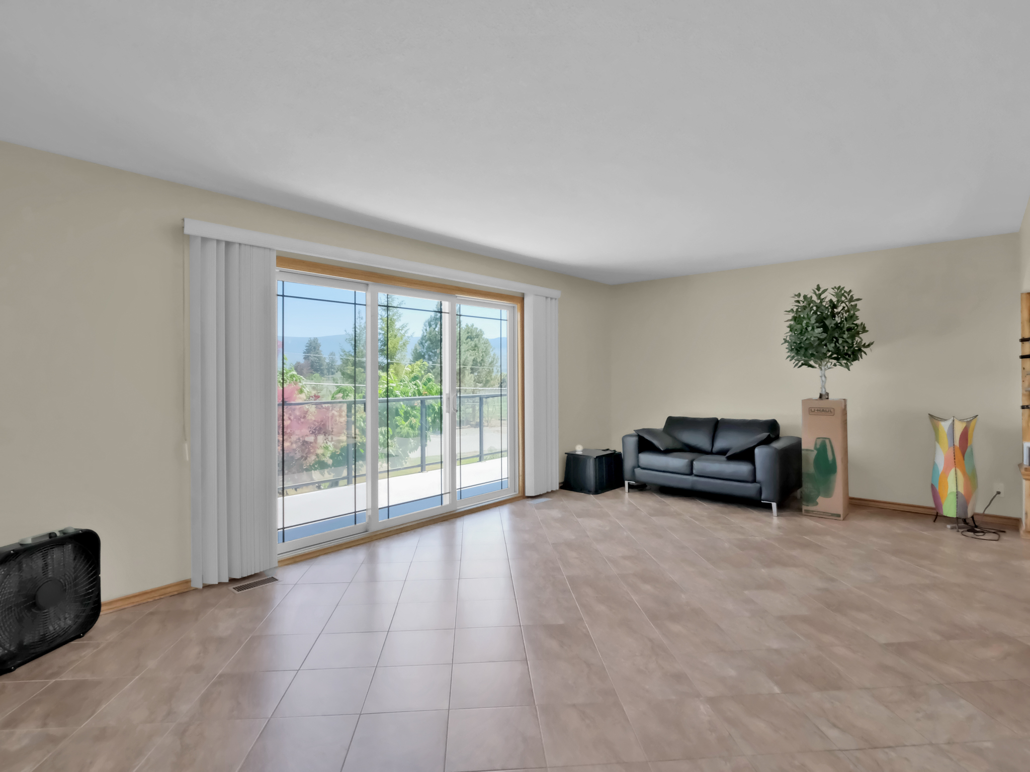 3124 Cox Road West Kelowna V1Z 2B4