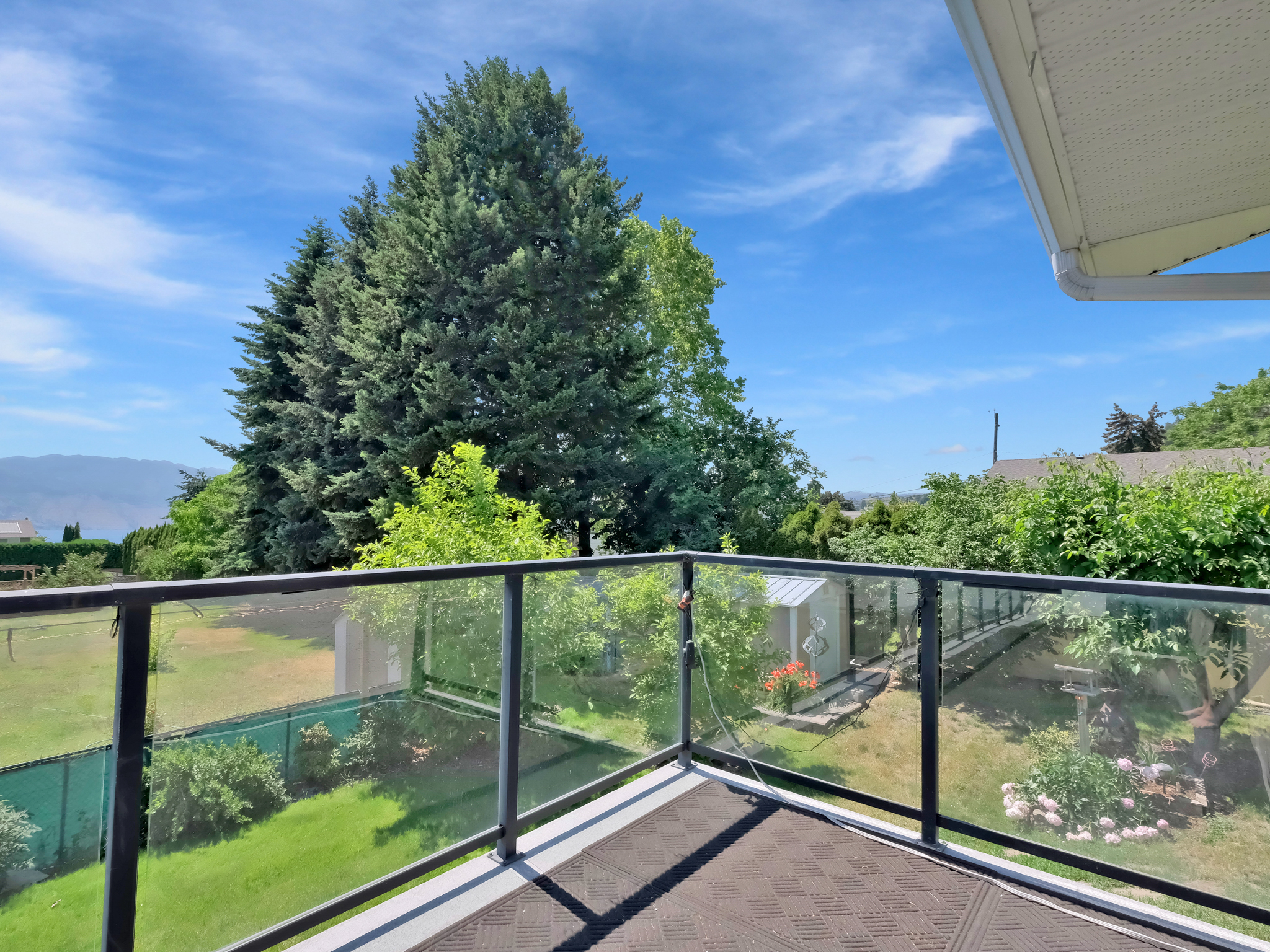 3124 Cox Road West Kelowna V1Z 2B4