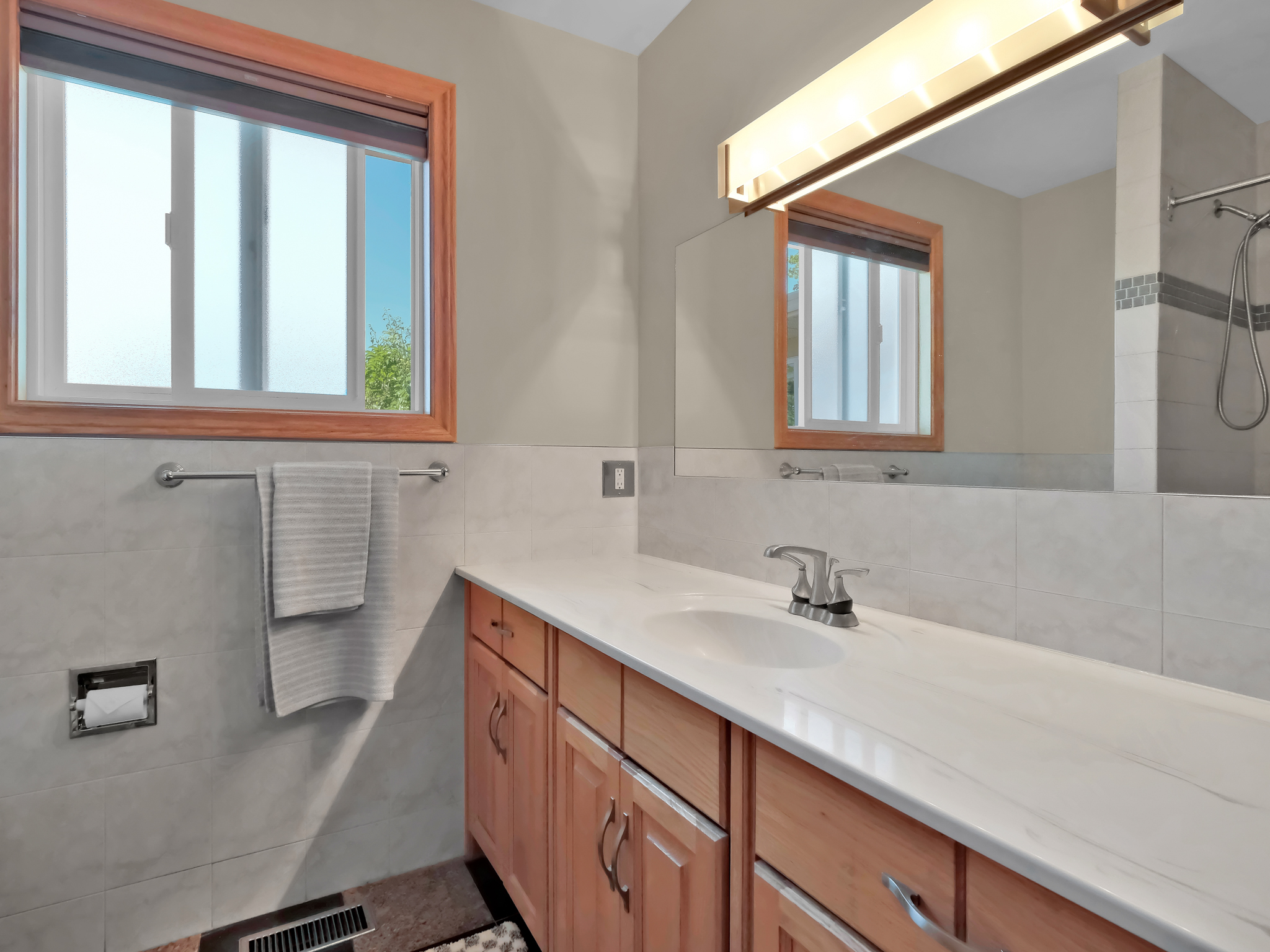 3124 Cox Road West Kelowna V1Z 2B4