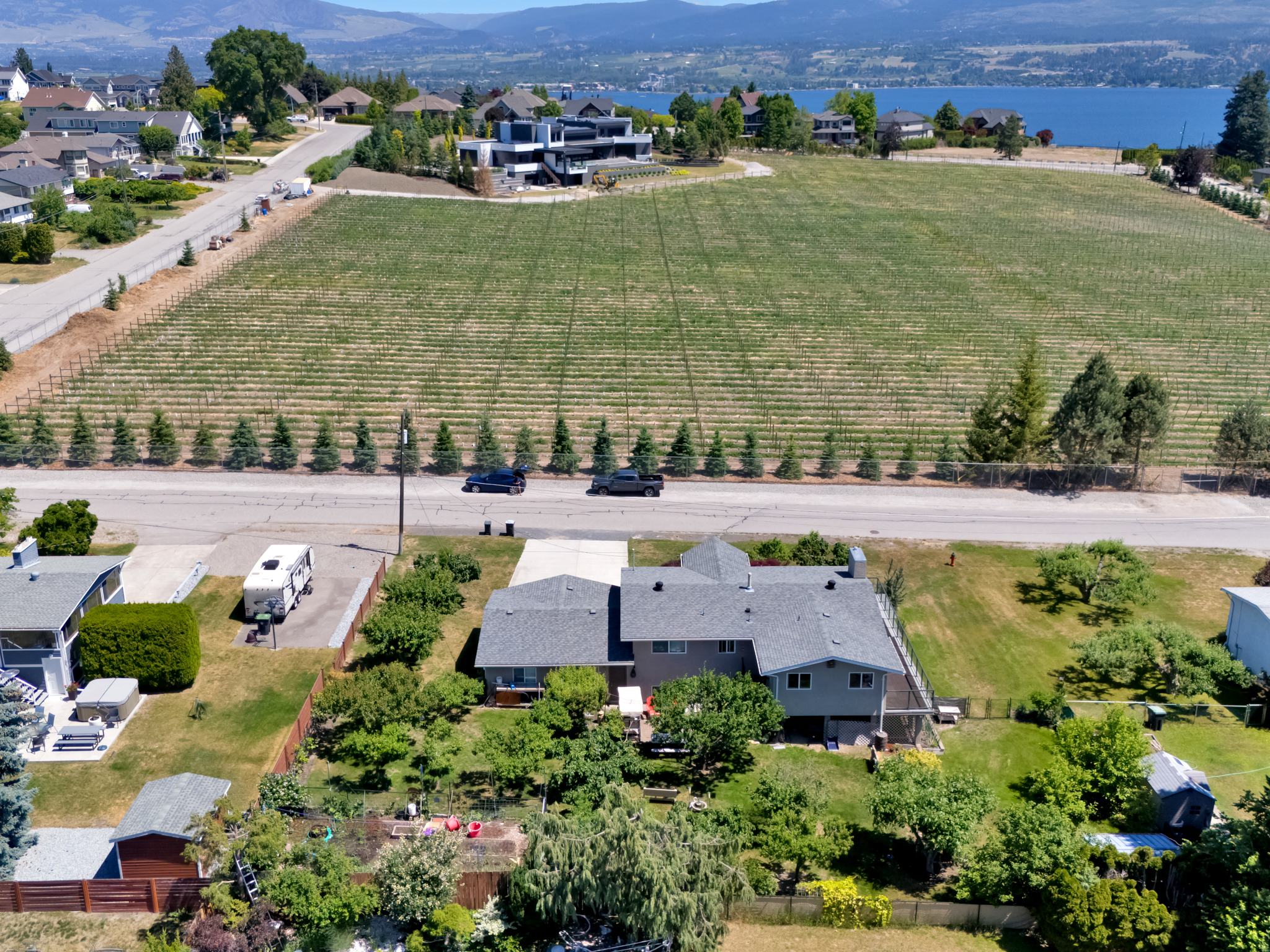 3124 Cox Road West Kelowna V1Z 2B4