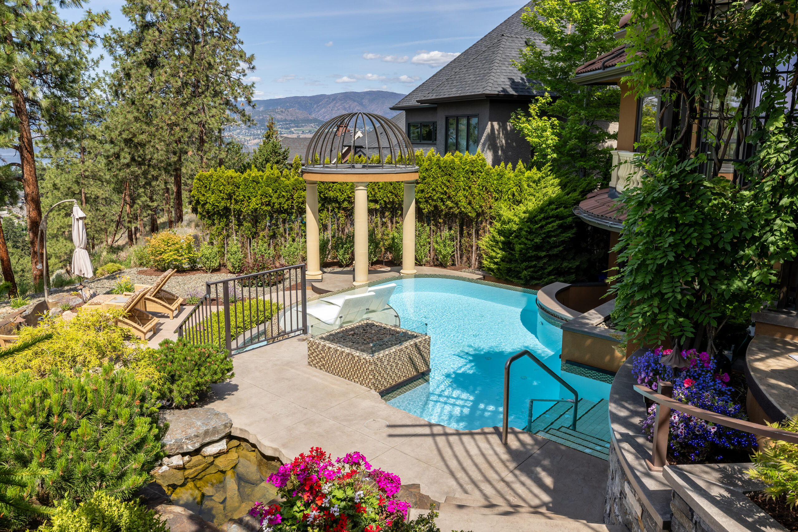 983 Westpoint Drive Kelowna V1W 4Z9