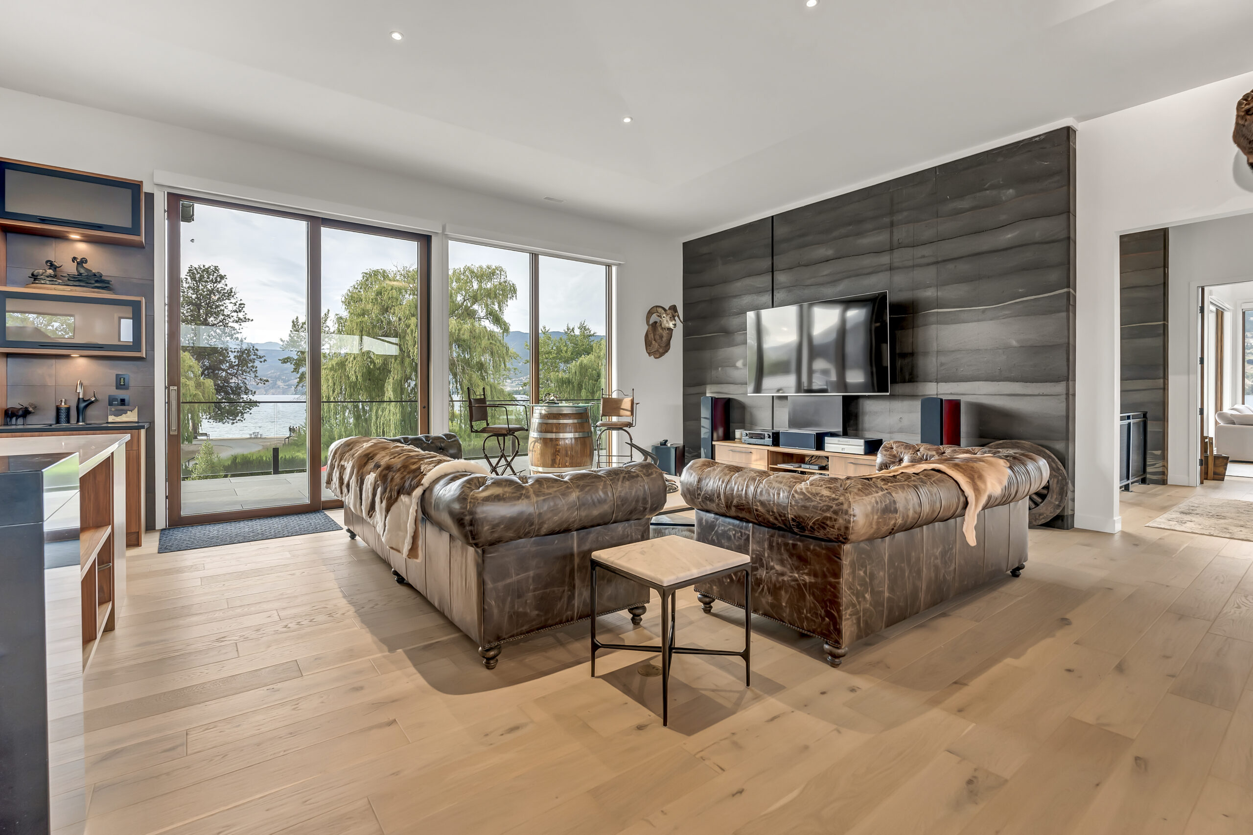 5849 Dale Avenue Summerland V0H 1Z9