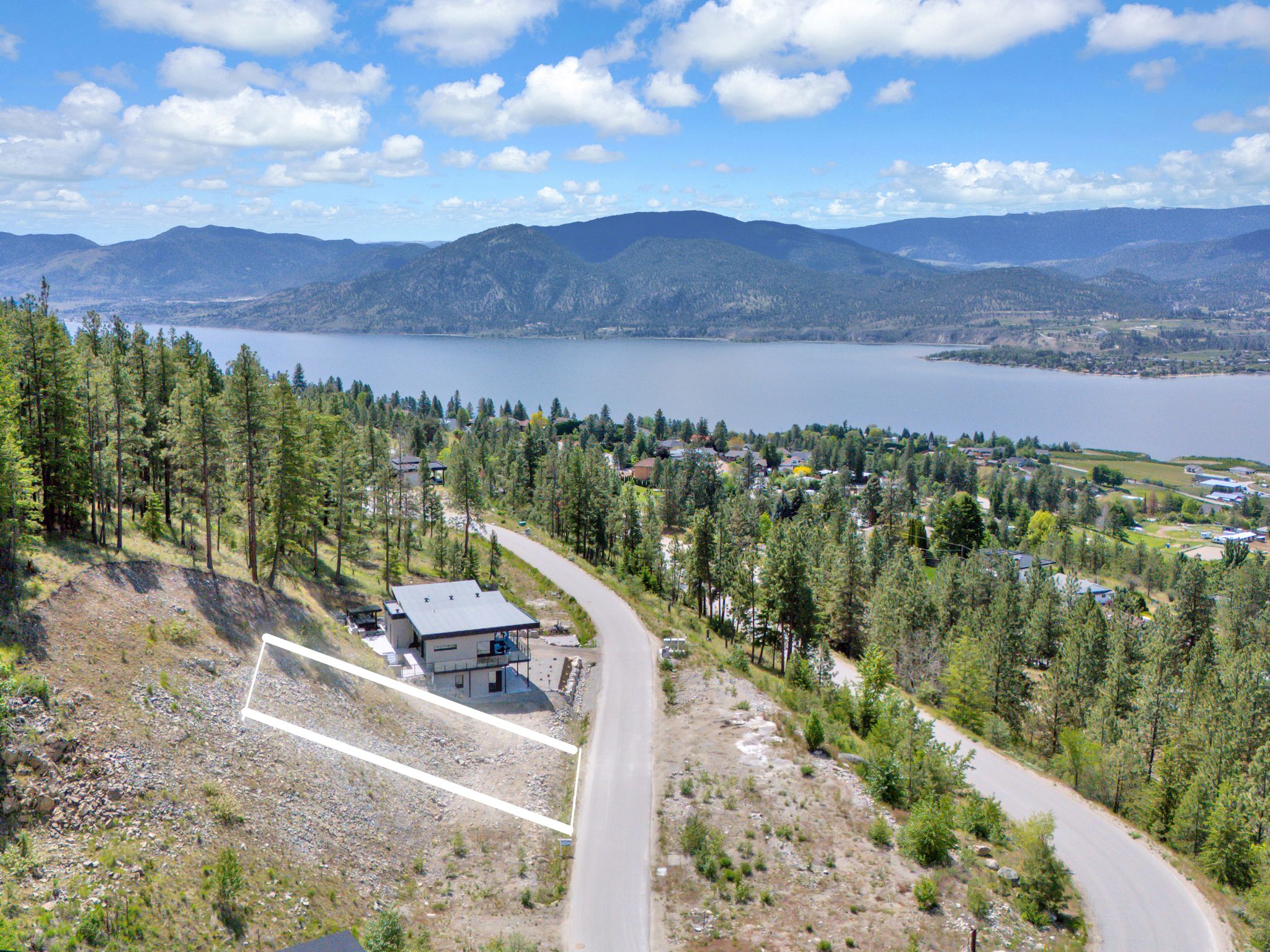3040 Outlook Way Naramata V0H 1N1