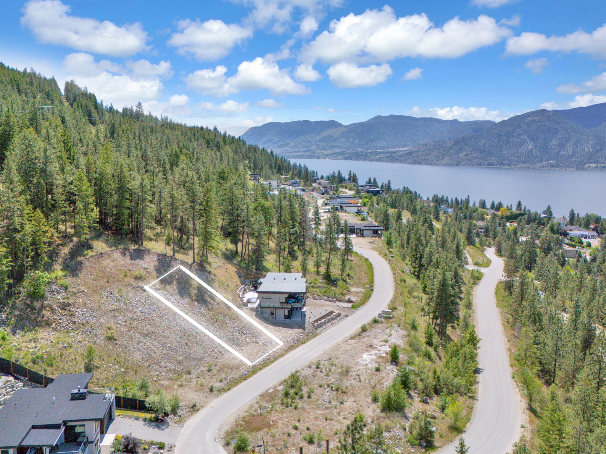 3040 Outlook Way Naramata V0H 1N1