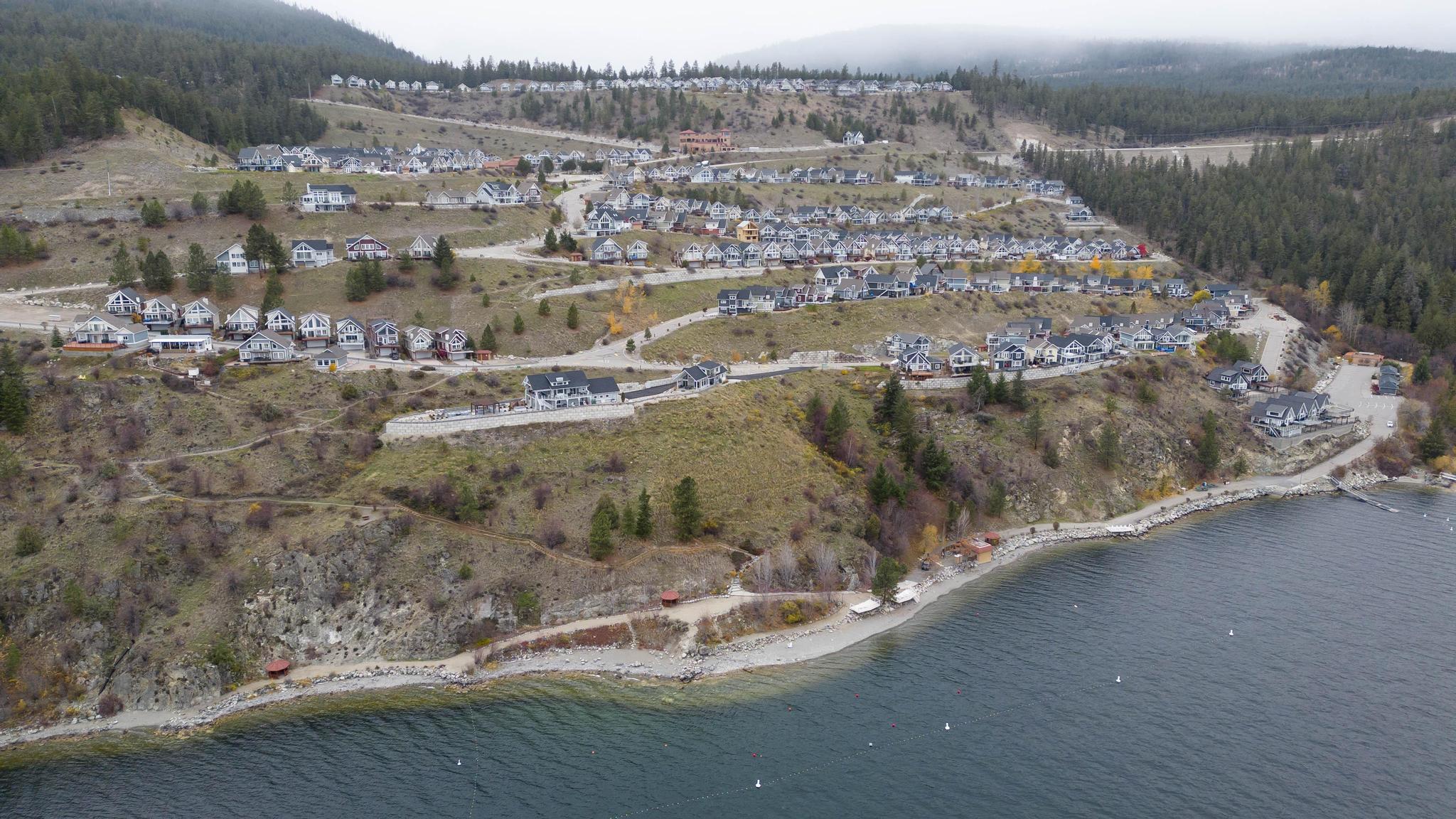 6749 La Palma Loop Kelowna V1Z 3R8