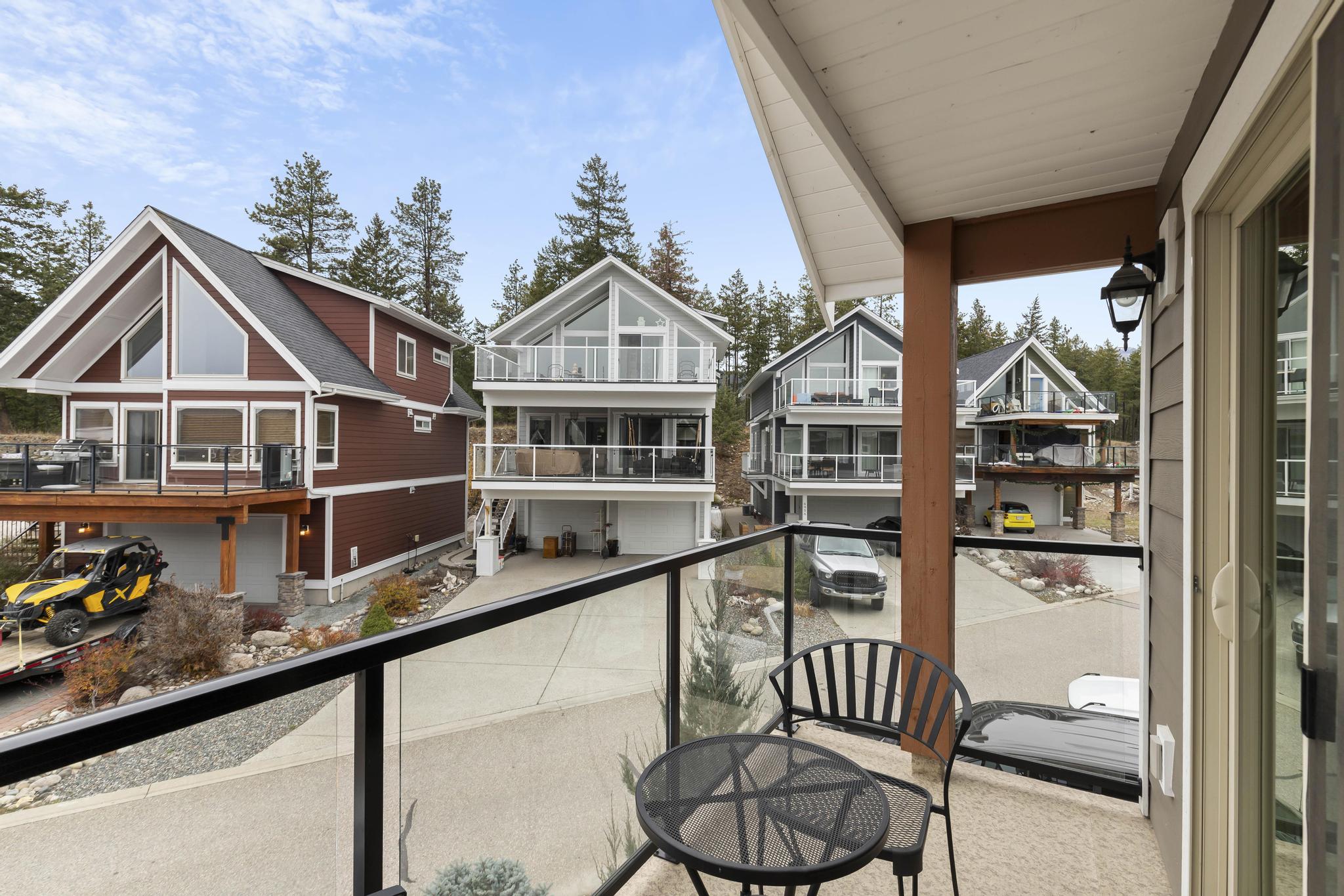 6953 Terazona Drive Kelowna V1Z 3R8