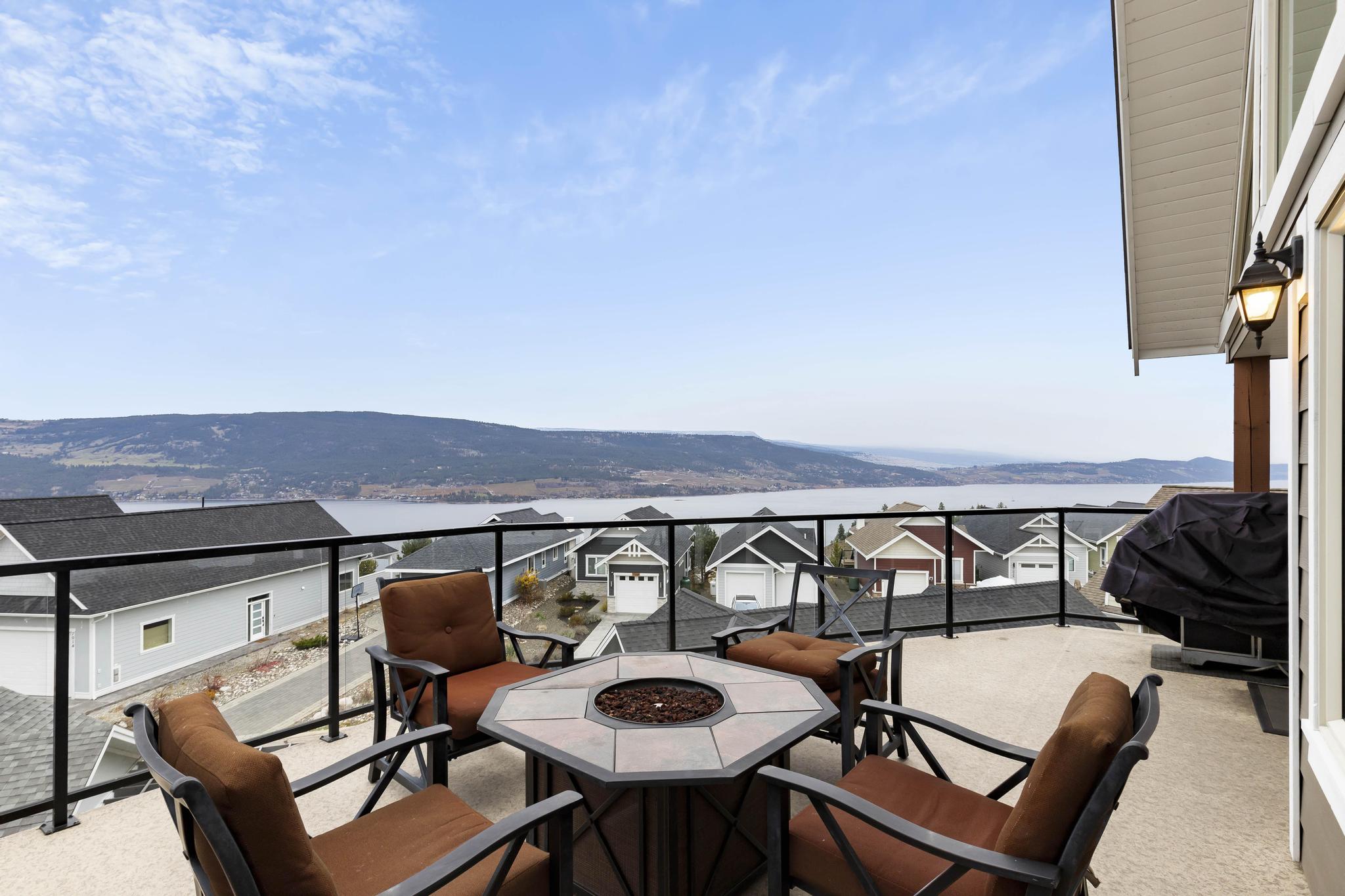 6953 Terazona Drive Kelowna V1Z 3R8