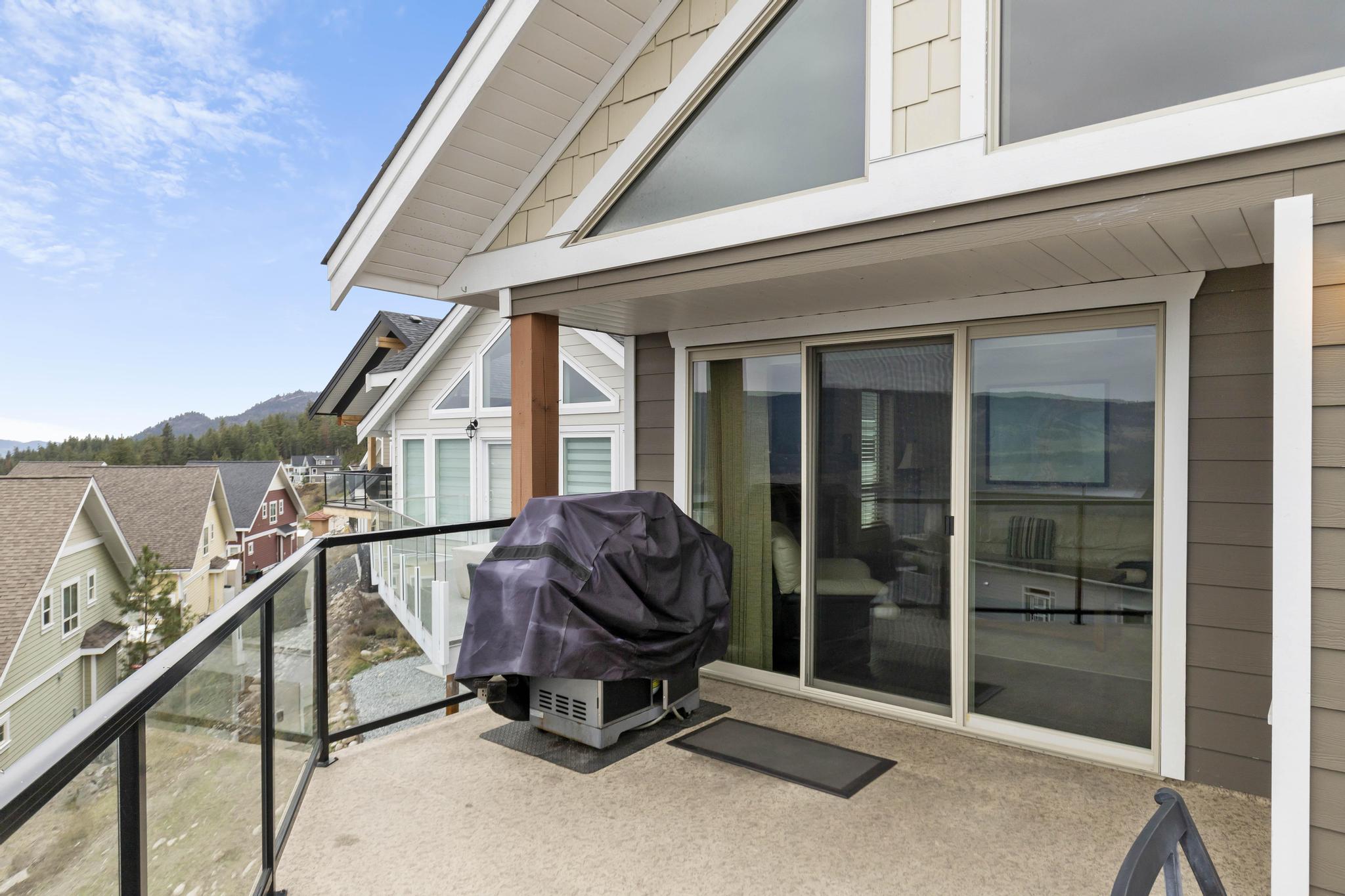 6953 Terazona Drive Kelowna V1Z 3R8