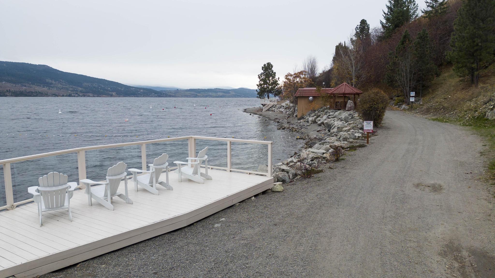 6953 Terazona Drive Kelowna V1Z 3R8