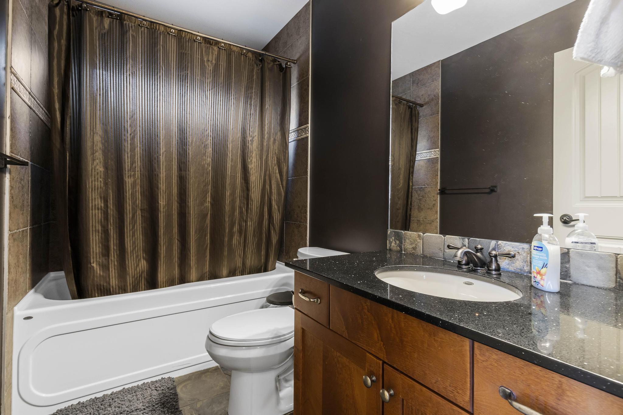 6953 Terazona Drive Kelowna V1Z 3R8