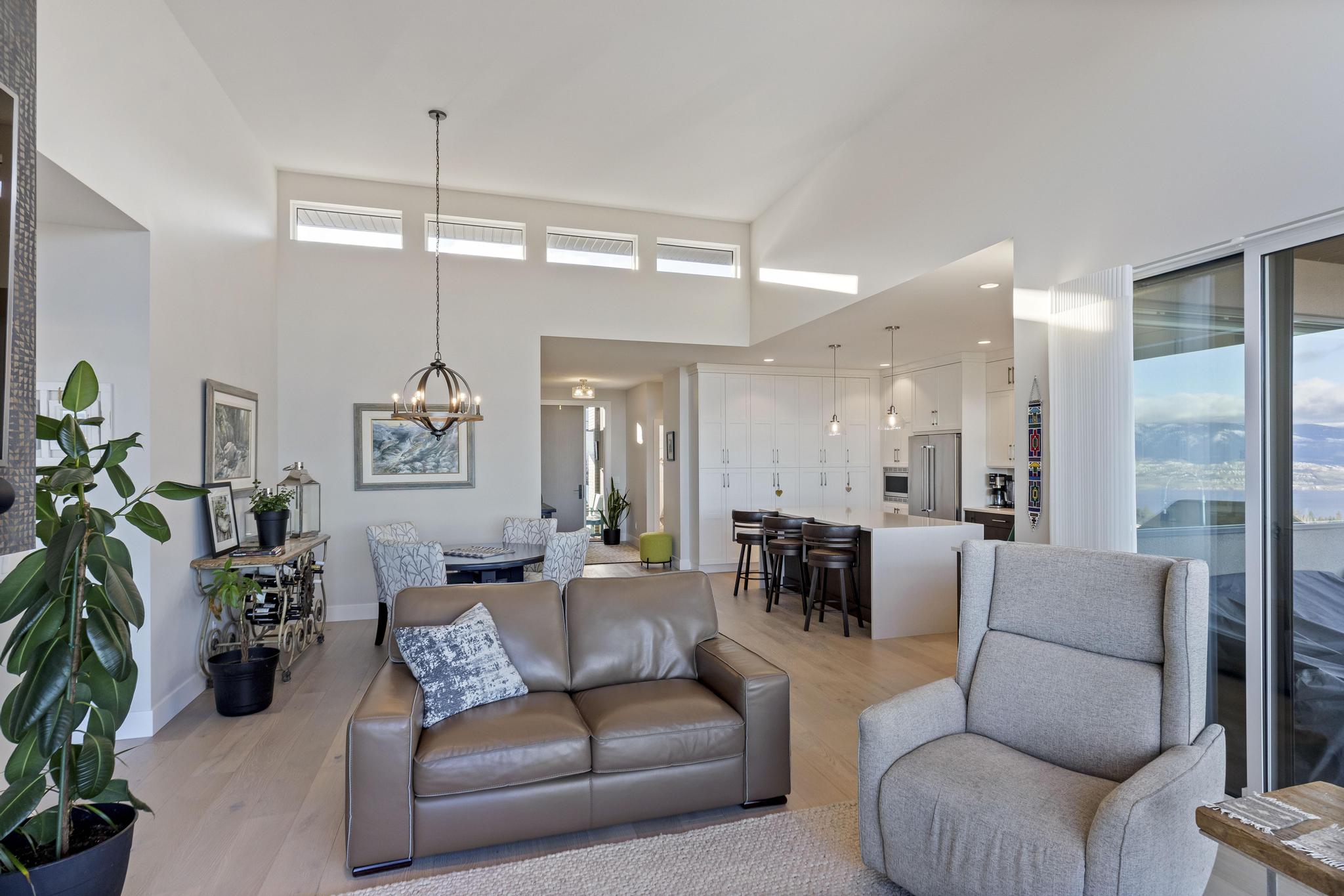 484 Sparrow Hawk Court Kelowna V1W 0A6