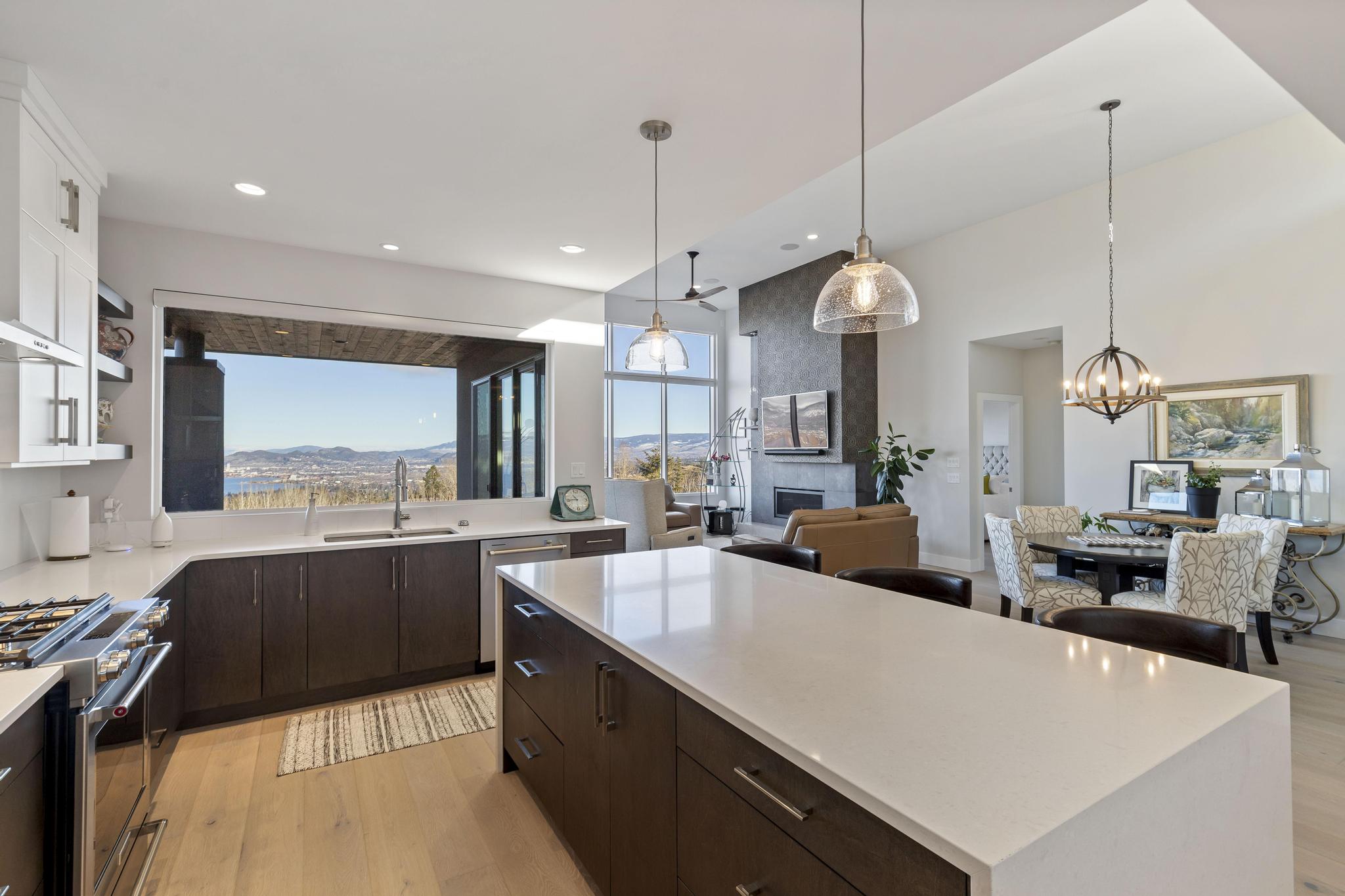 484 Sparrow Hawk Court Kelowna V1W 0A6