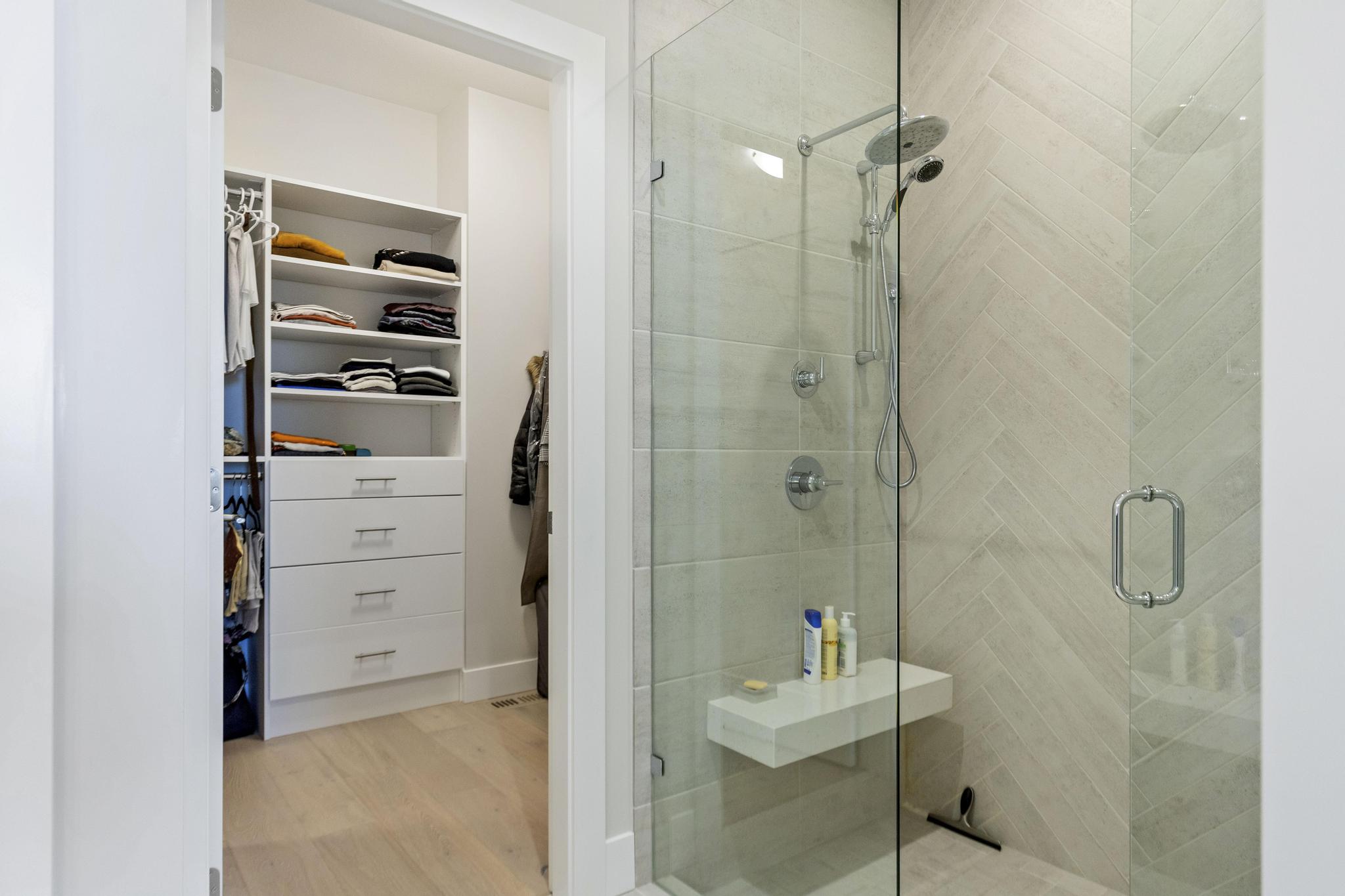 484 Sparrow Hawk Court Kelowna V1W 0A6