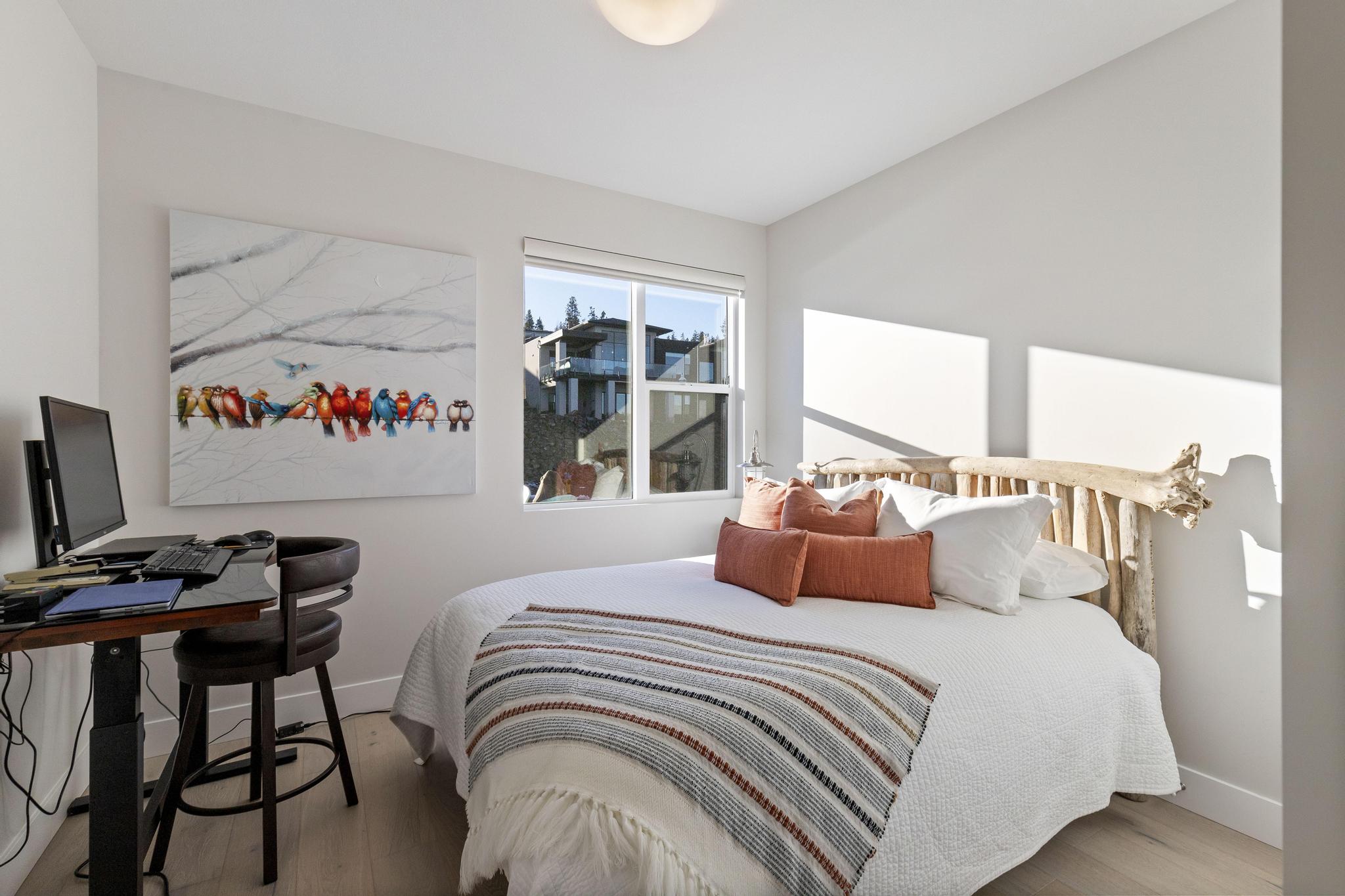 484 Sparrow Hawk Court Kelowna V1W 0A6