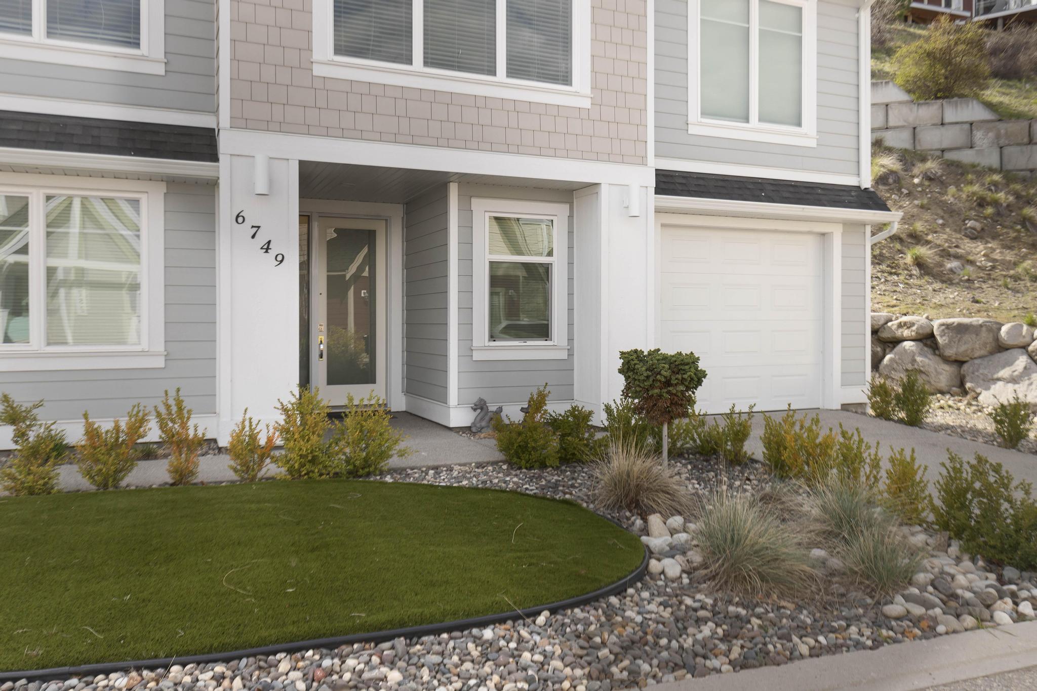 6749 La Palma Loop Kelowna V1Z 3R8