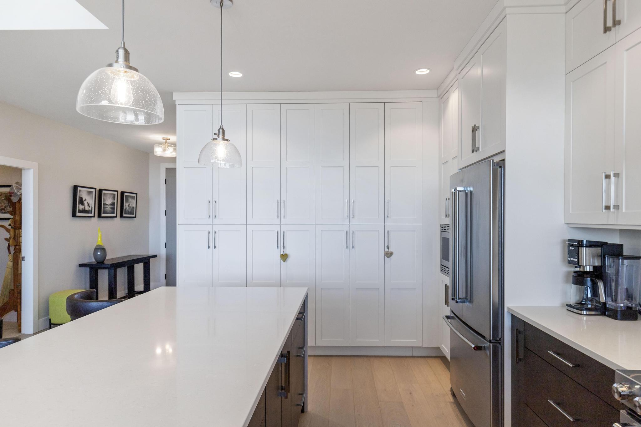 484 Sparrow Hawk Court Kelowna V1W 0A6