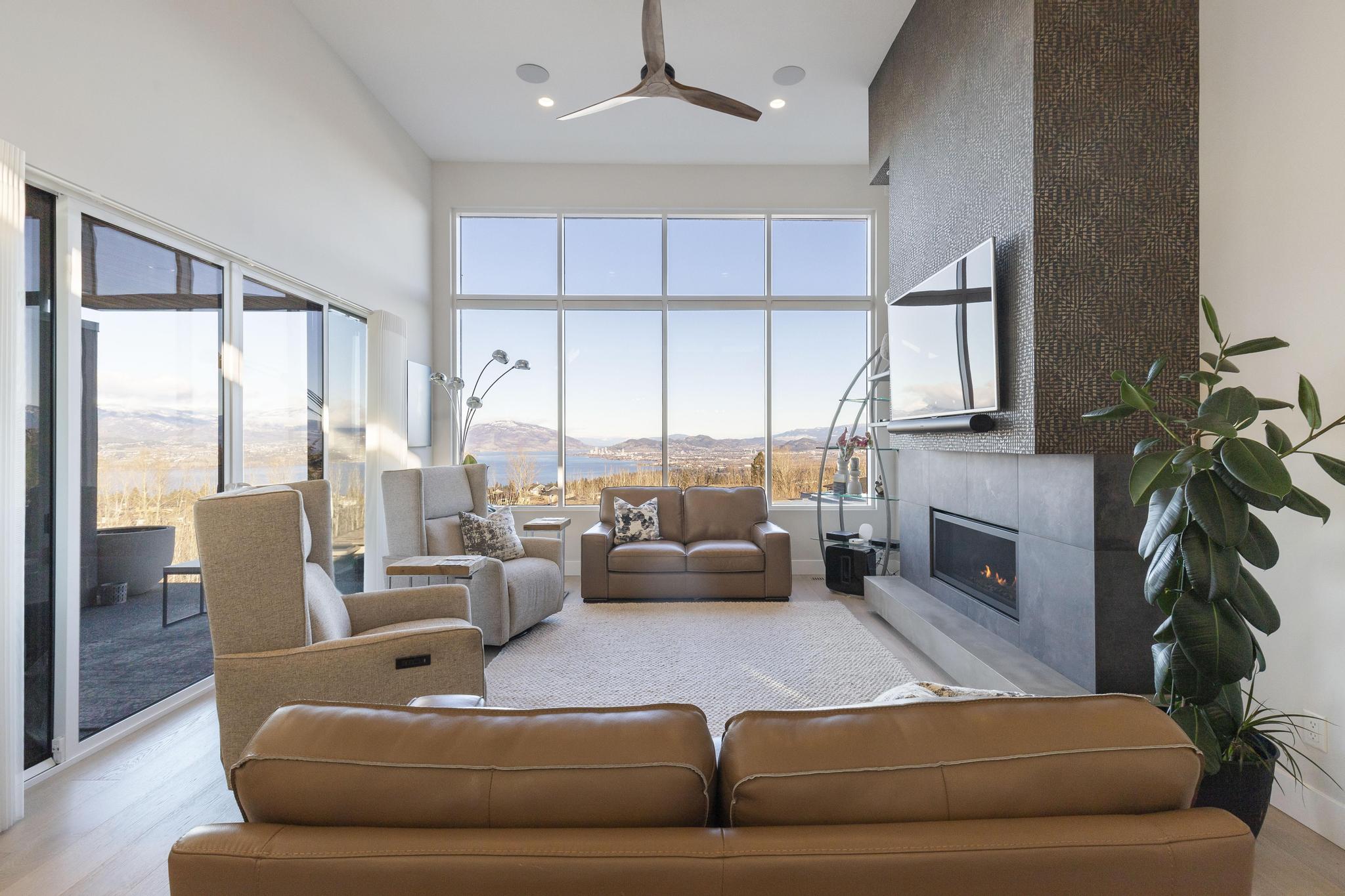 484 Sparrow Hawk Court Kelowna V1W 0A6