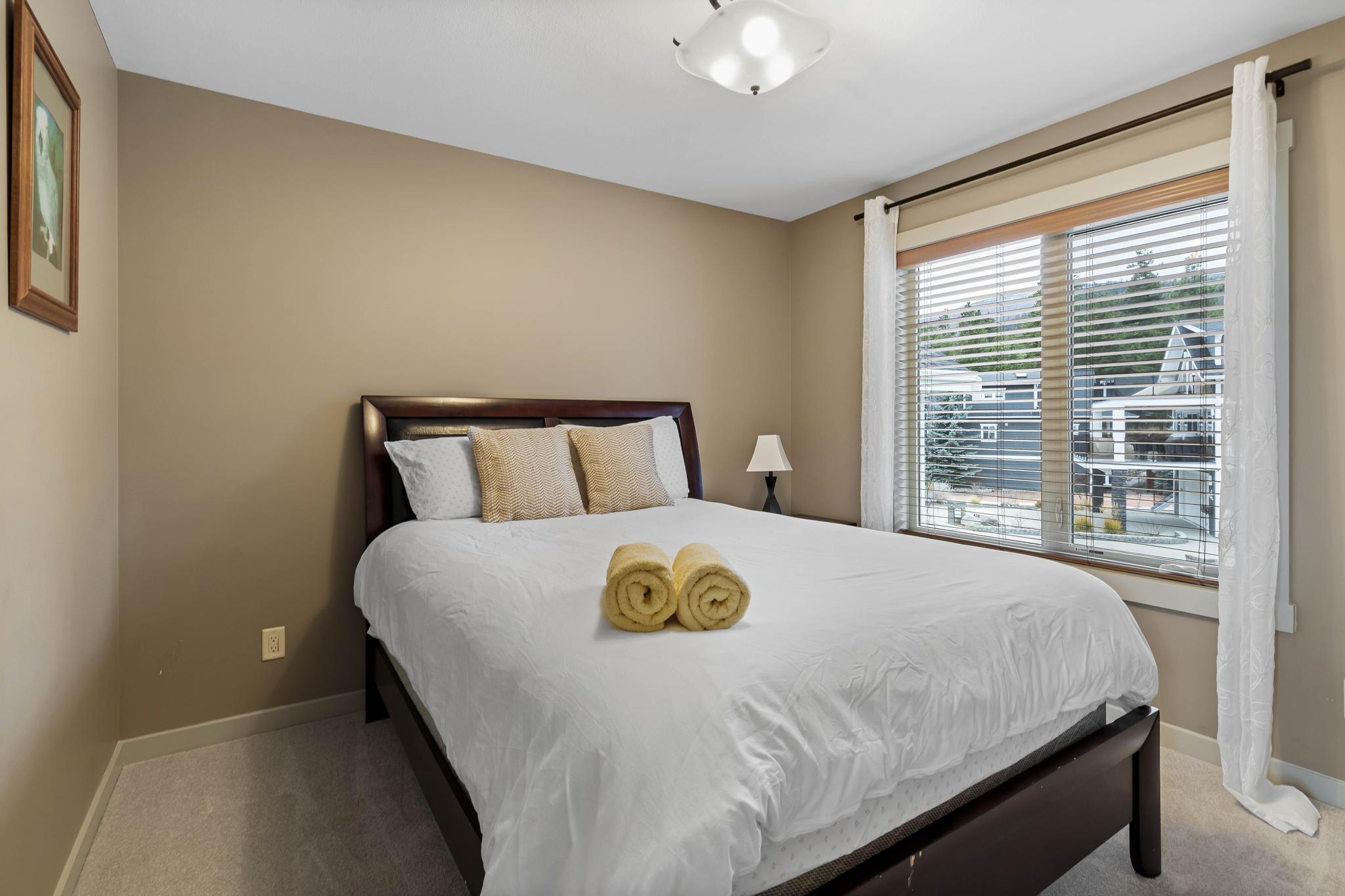 6953 Terazona Drive Kelowna V1Z 3R8