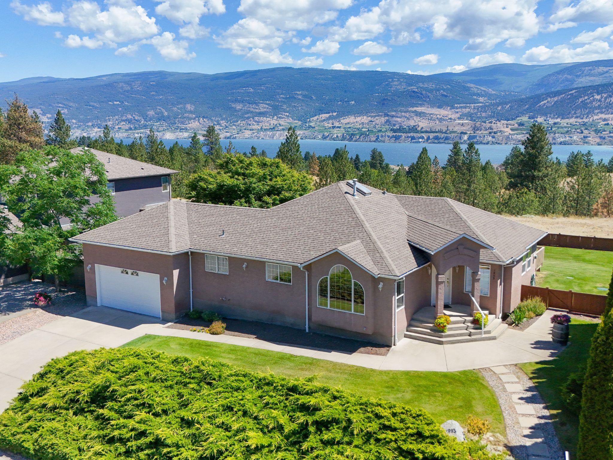 1893 Sandstone Drive Penticton V2A 8Y6